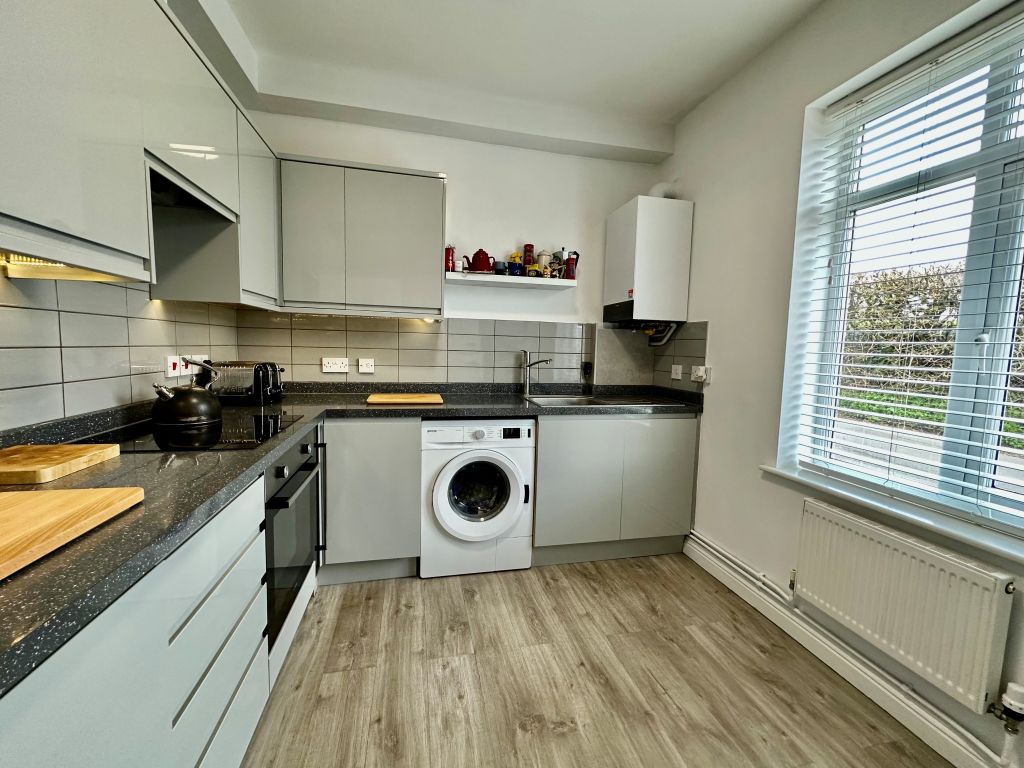 2 bed flat for saleWoodbury, Exeter EX5 photo 5