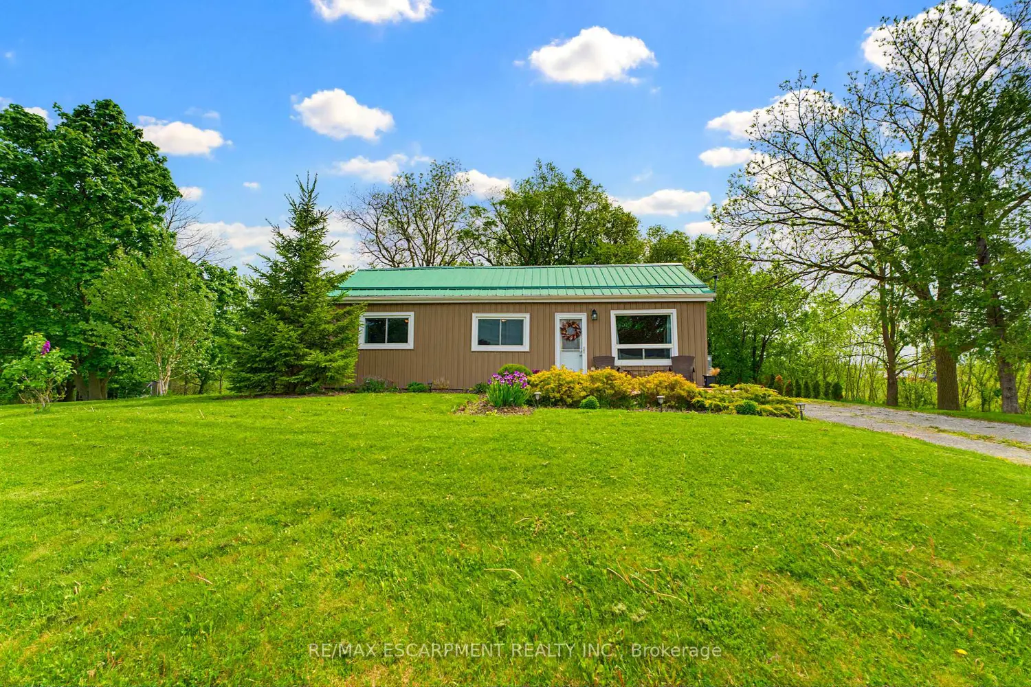 1390 Mckenzie Road photo 2