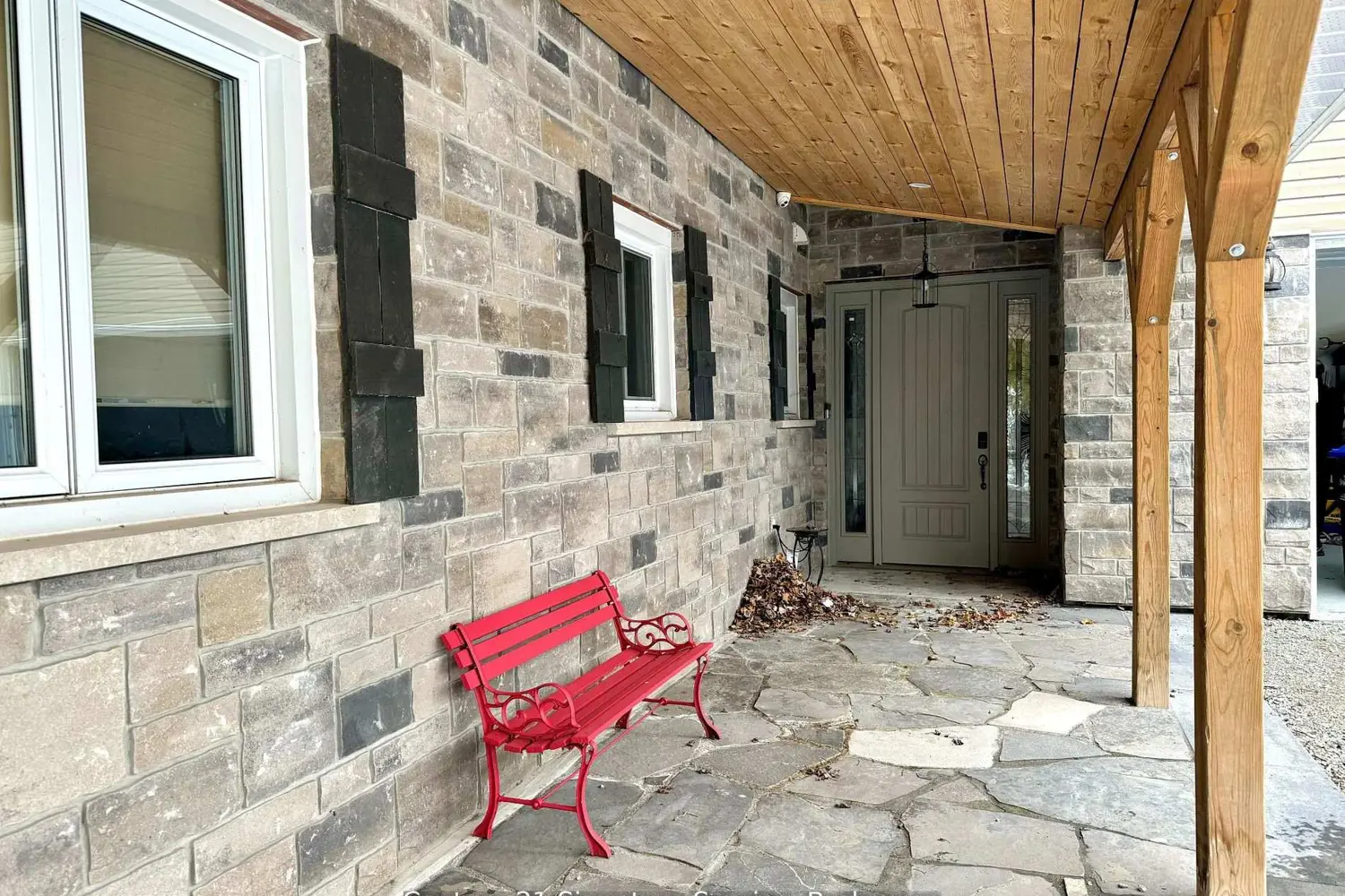 127 Maskinonge Road photo 2