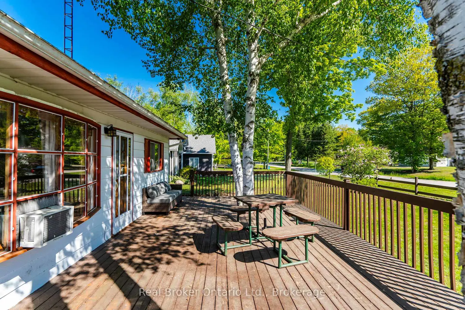 24 Poplar Drive photo 4