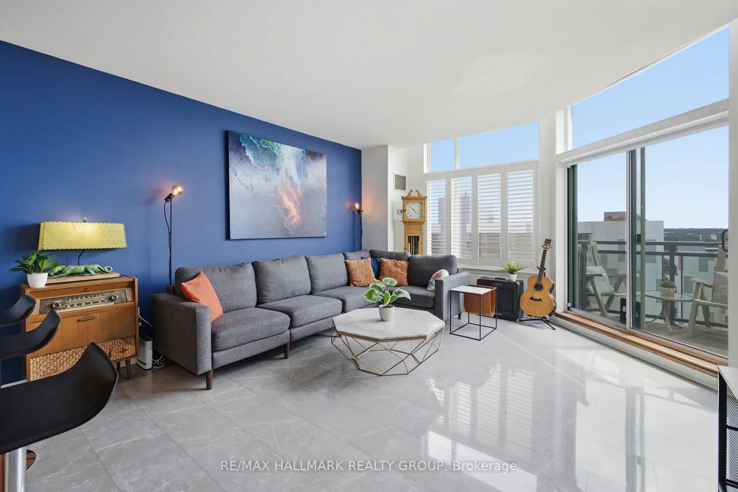 570 Laurier Avenue 2301 photo 5