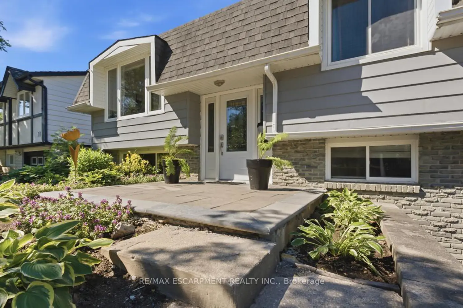 14 Gateway Drive photo 4