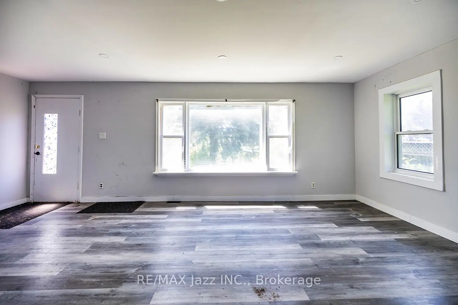 2216 Highway 2 photo 4