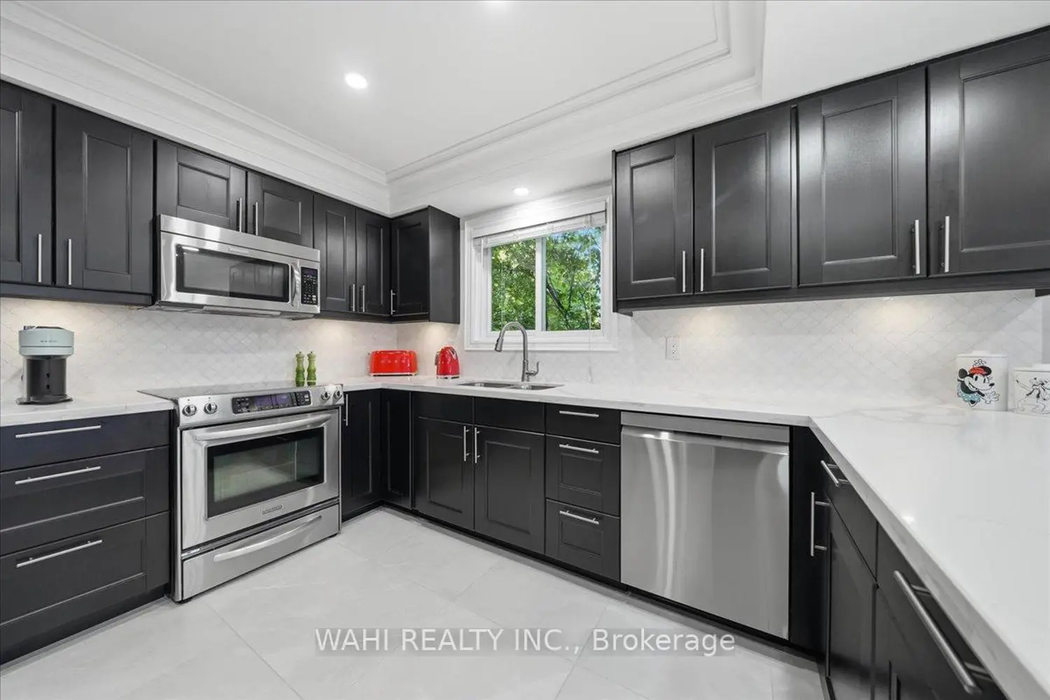 1141 Vicki Lane photo 2