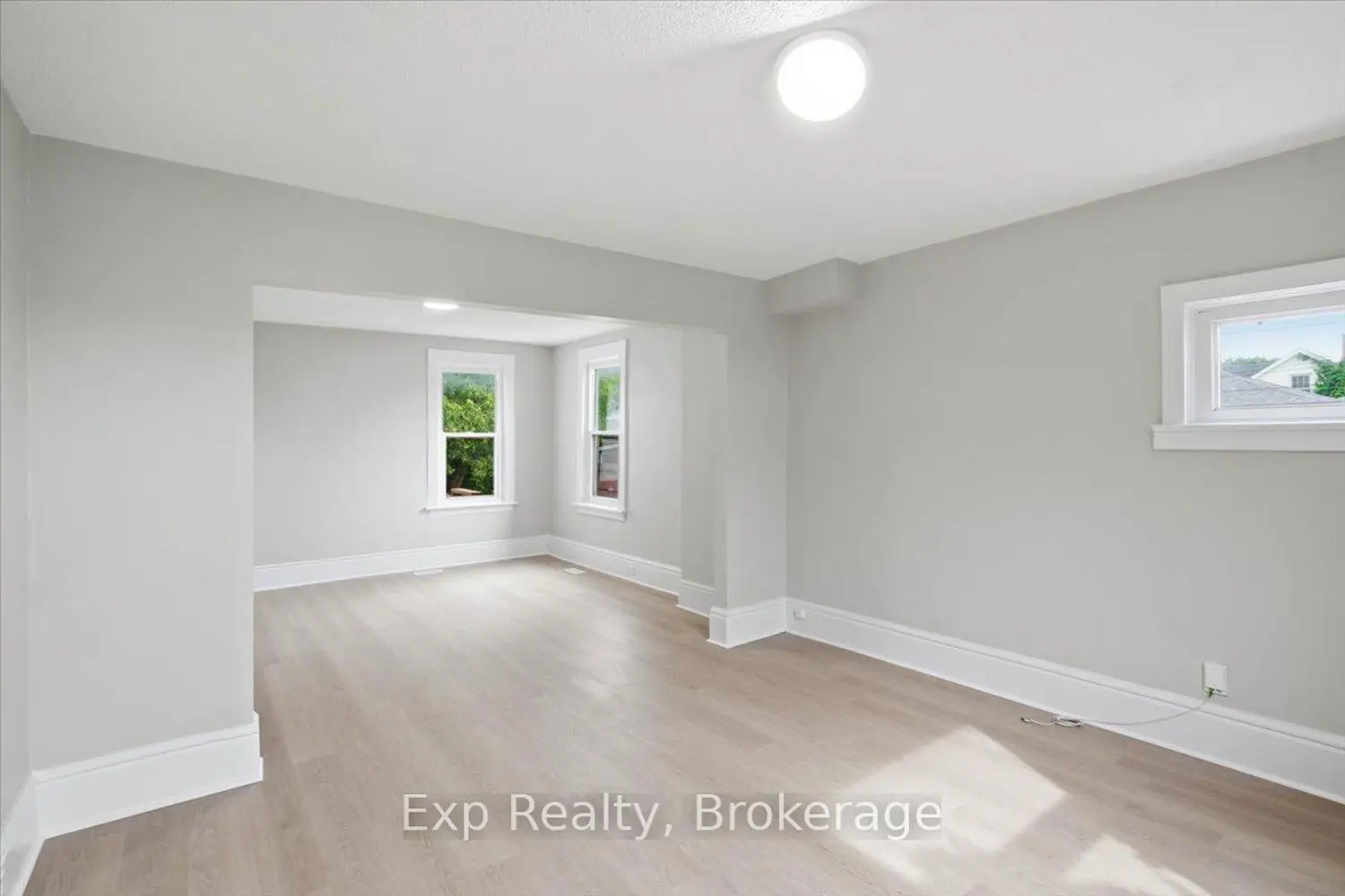 130-132 Macdonald Avenue photo 4