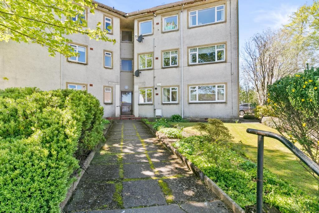 2 bed flat for saleAlexander Avenue, Eaglesham G76