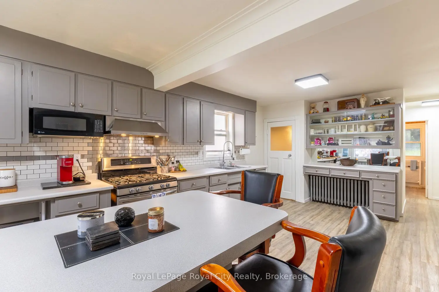 190 Grange Street photo 4