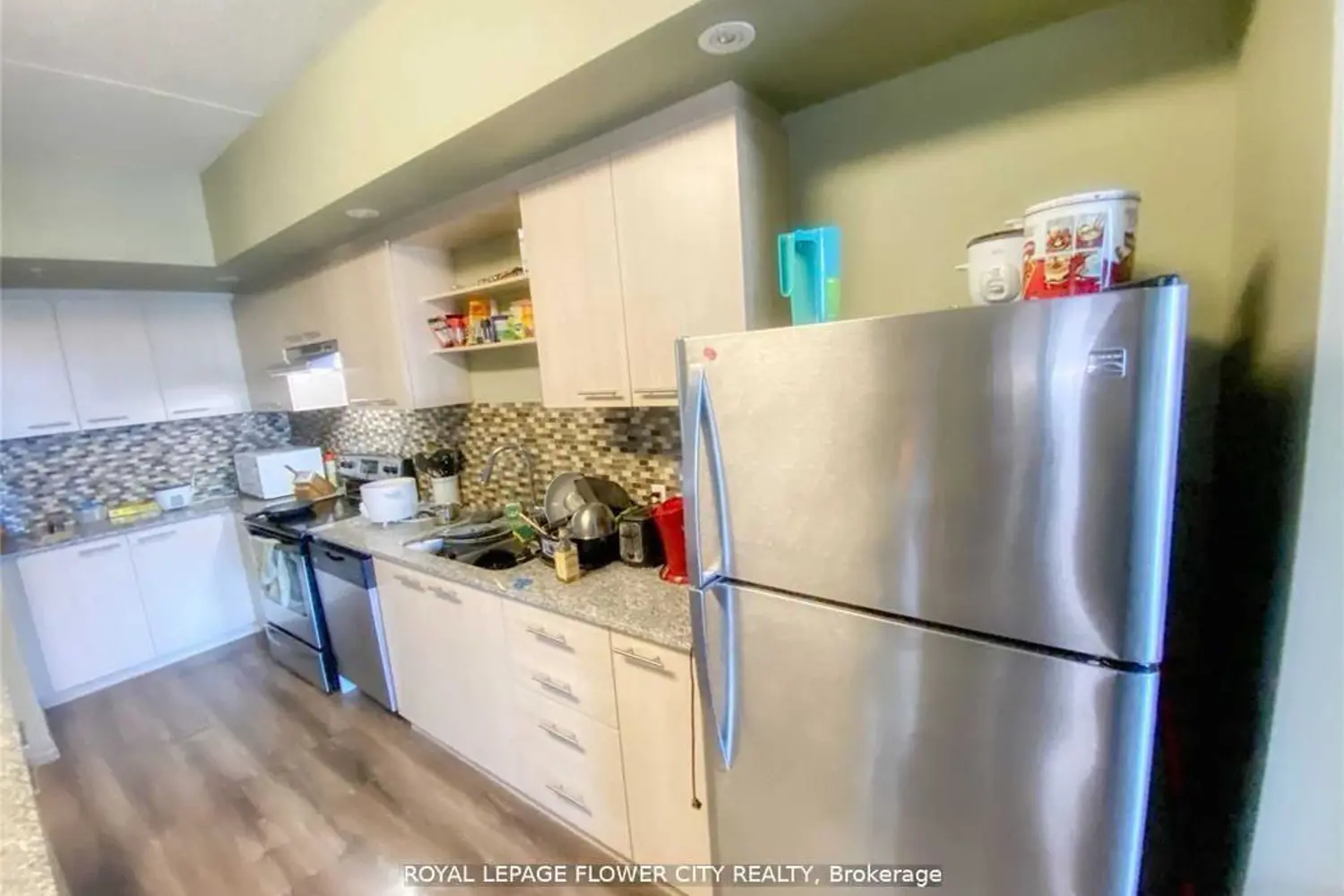 8 Hickory Street 703 photo 3