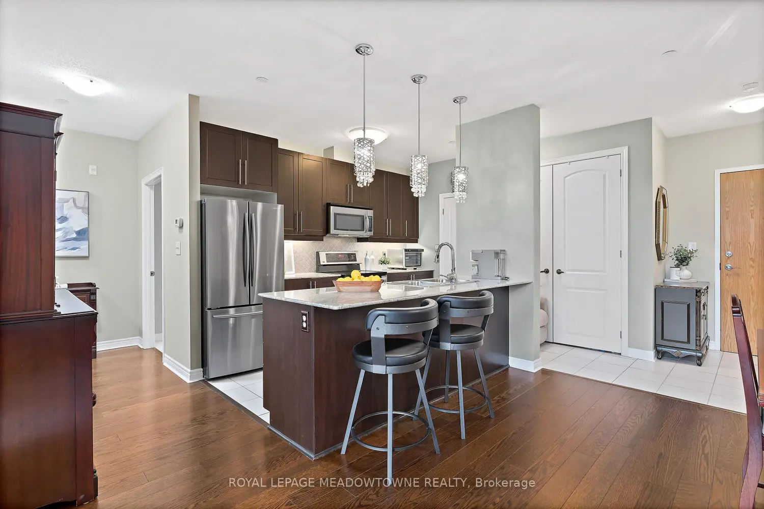 383 Main Street 405 photo 5