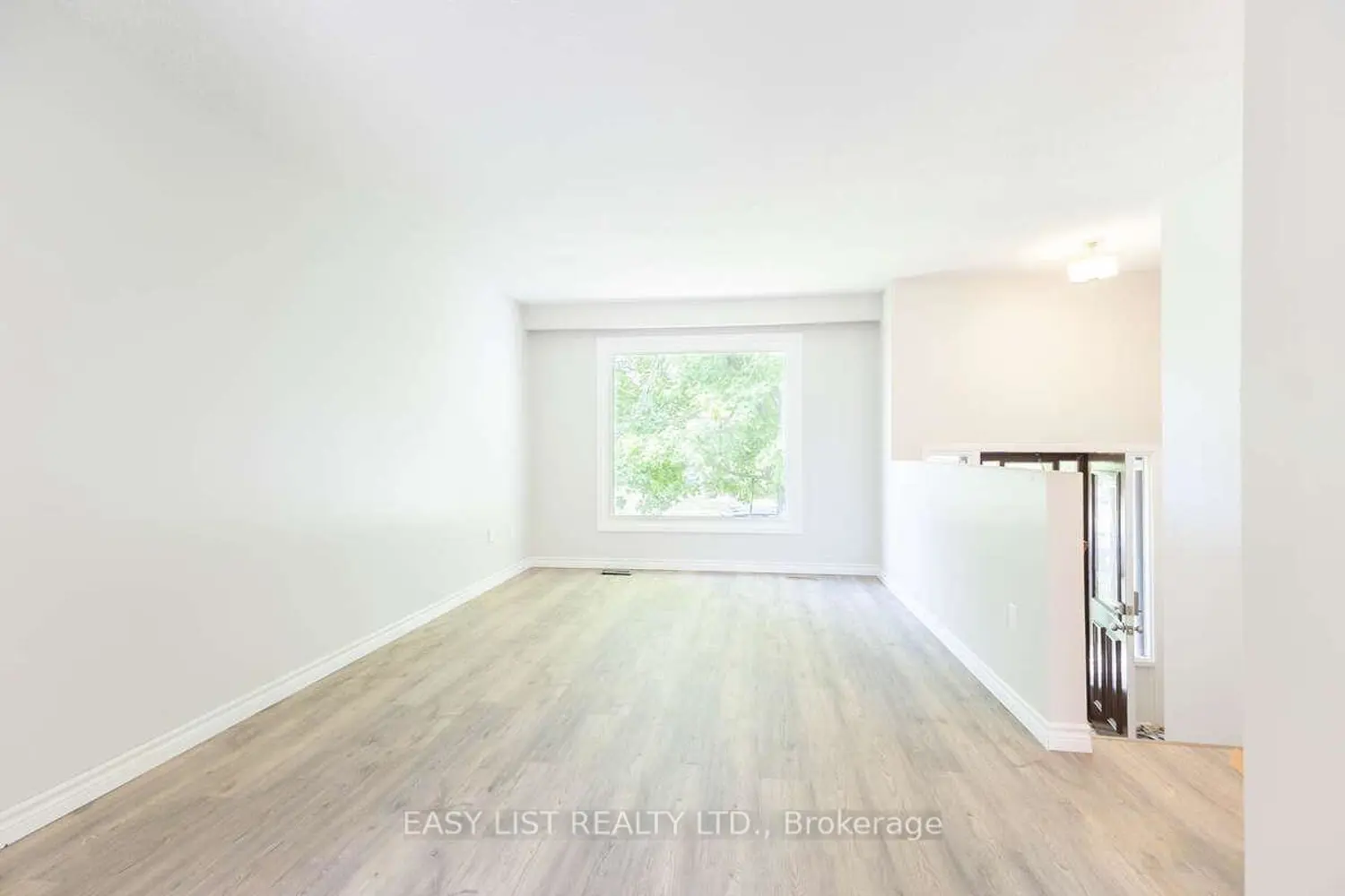 2651 Marsdale Drive photo 2