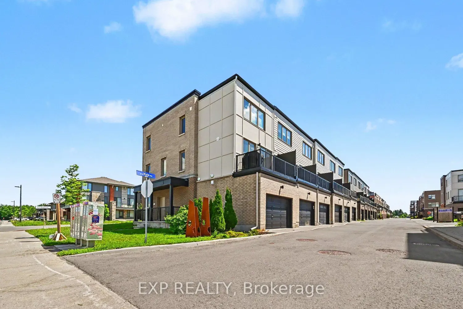 1400 Hemlock Road photo 2