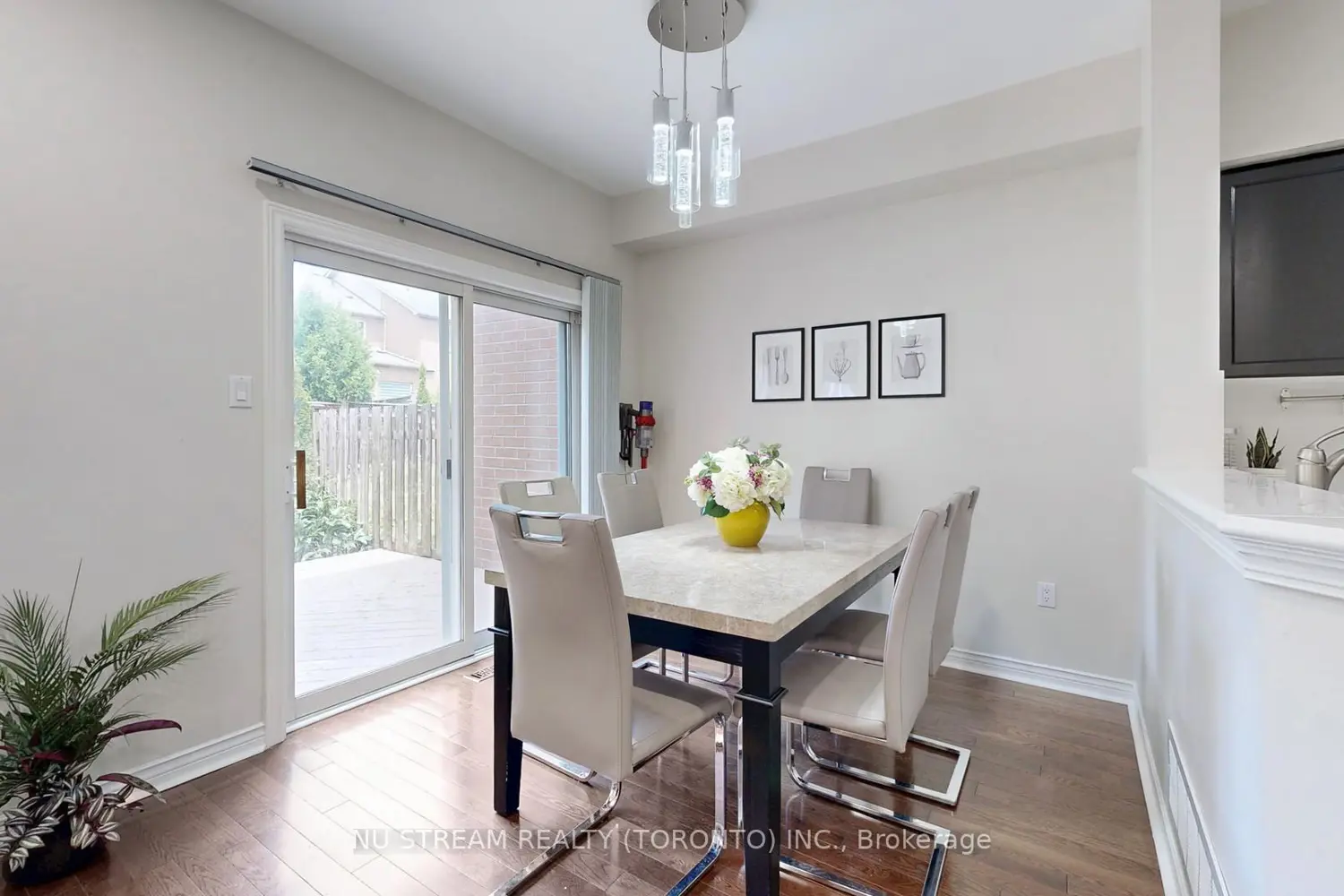 60 Nottingham Drive photo 5
