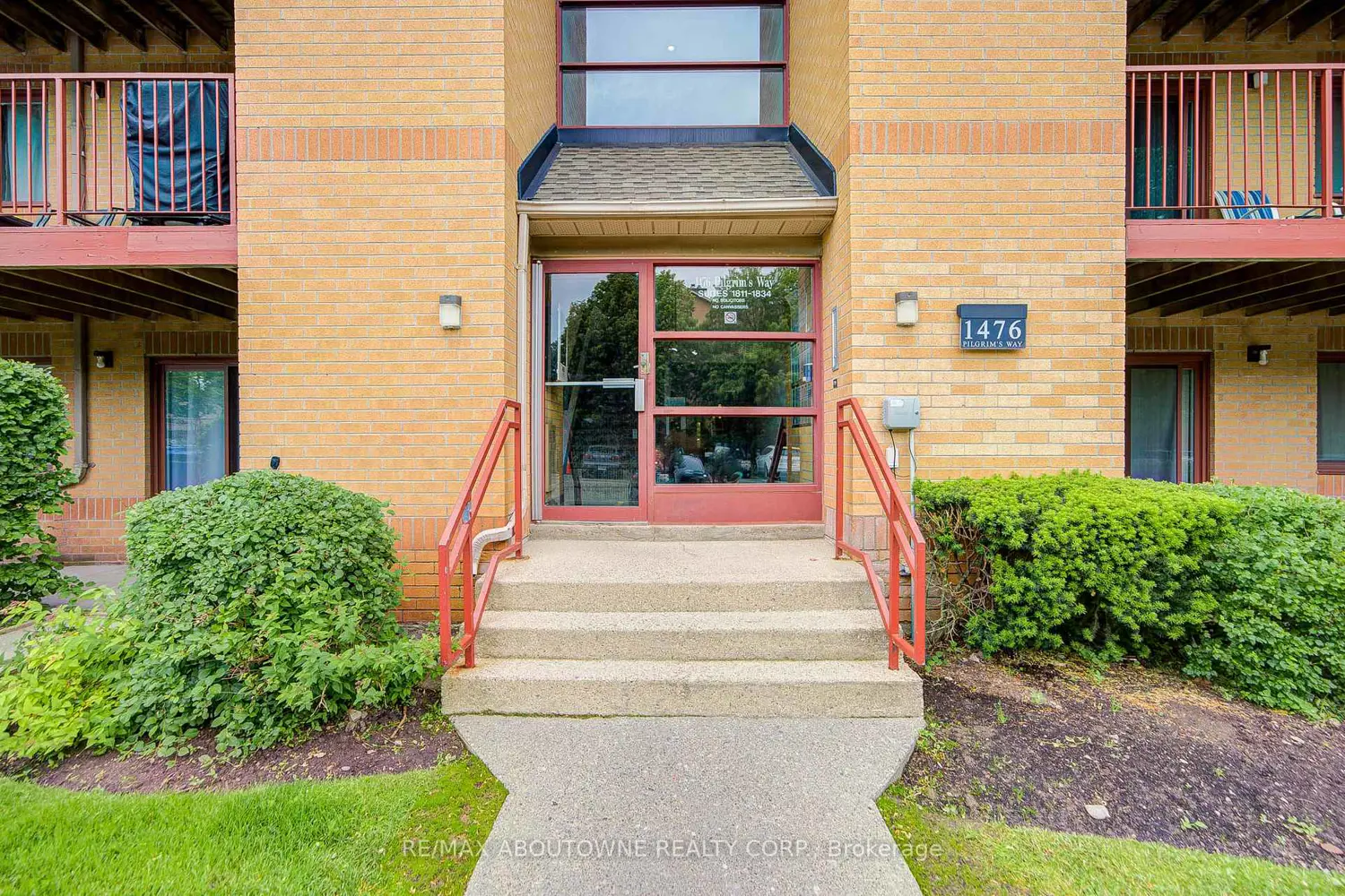 1476 Pilgrims Way 1832 photo 2