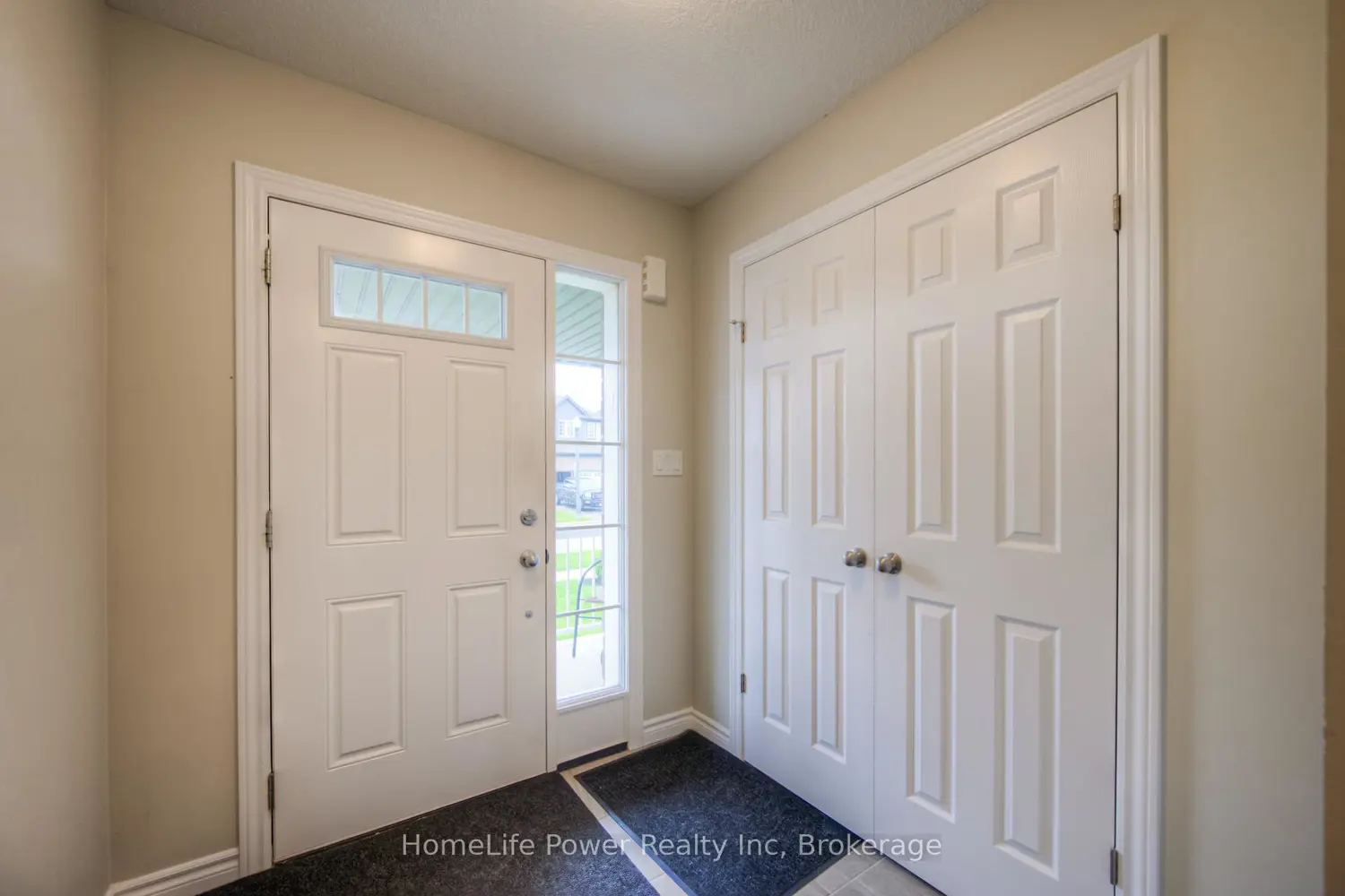 1365 Calais Drive photo 4