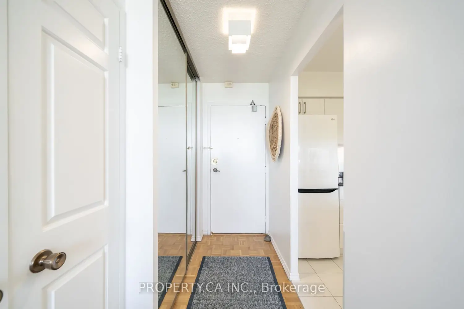80 St Patrick Street 914 photo 3