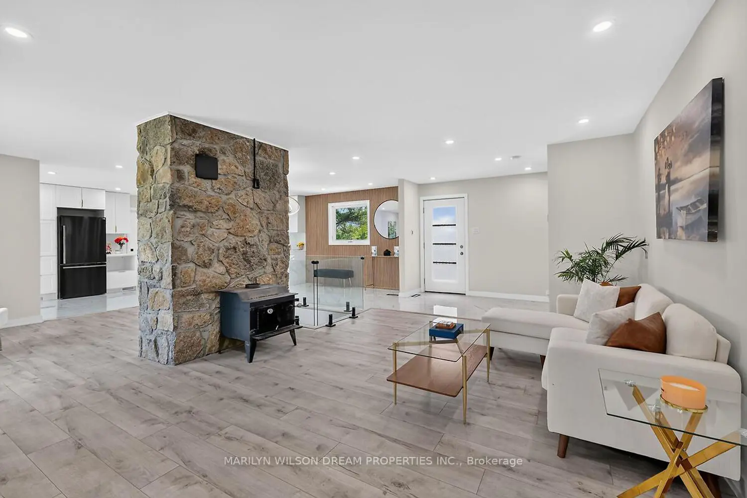 135 Manion Road photo 3