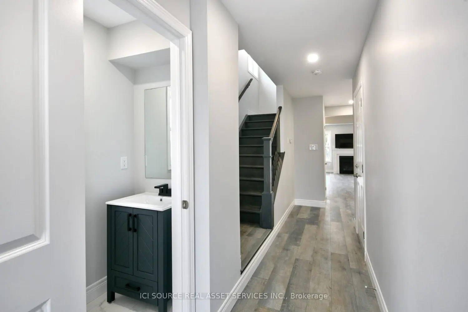 680 Wild Rose Drive photo 5