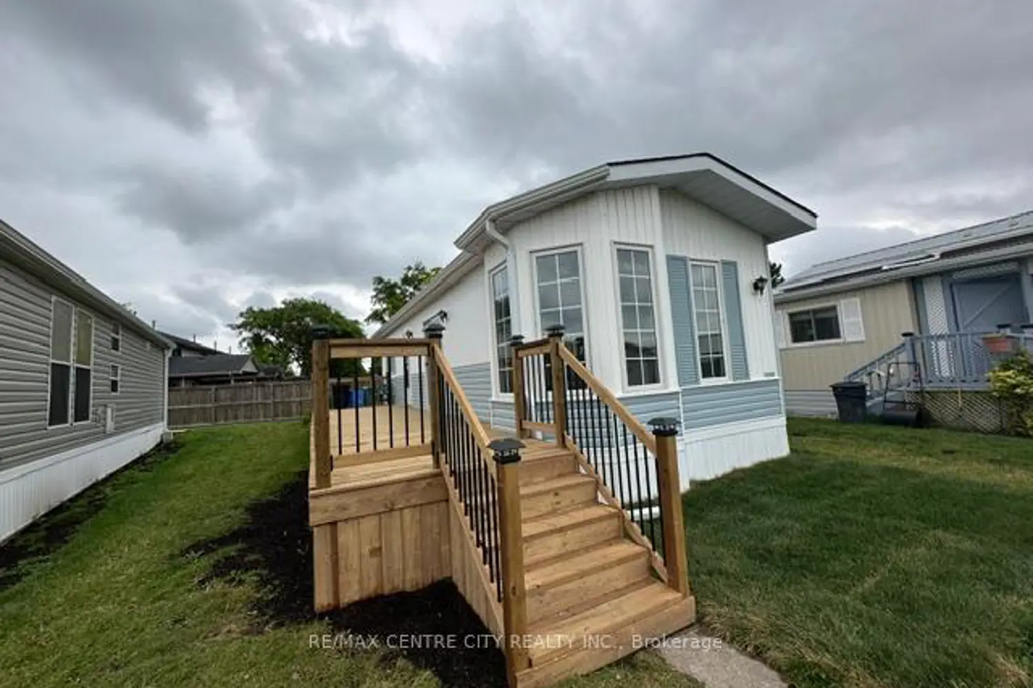 2189 Dundas Street 67 photo 2