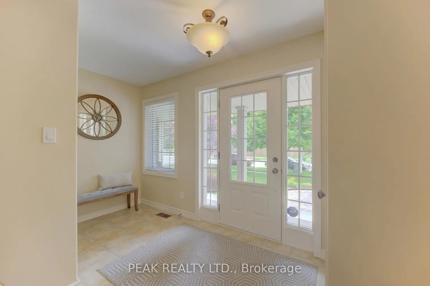 258 Laschinger Boulevard photo 4