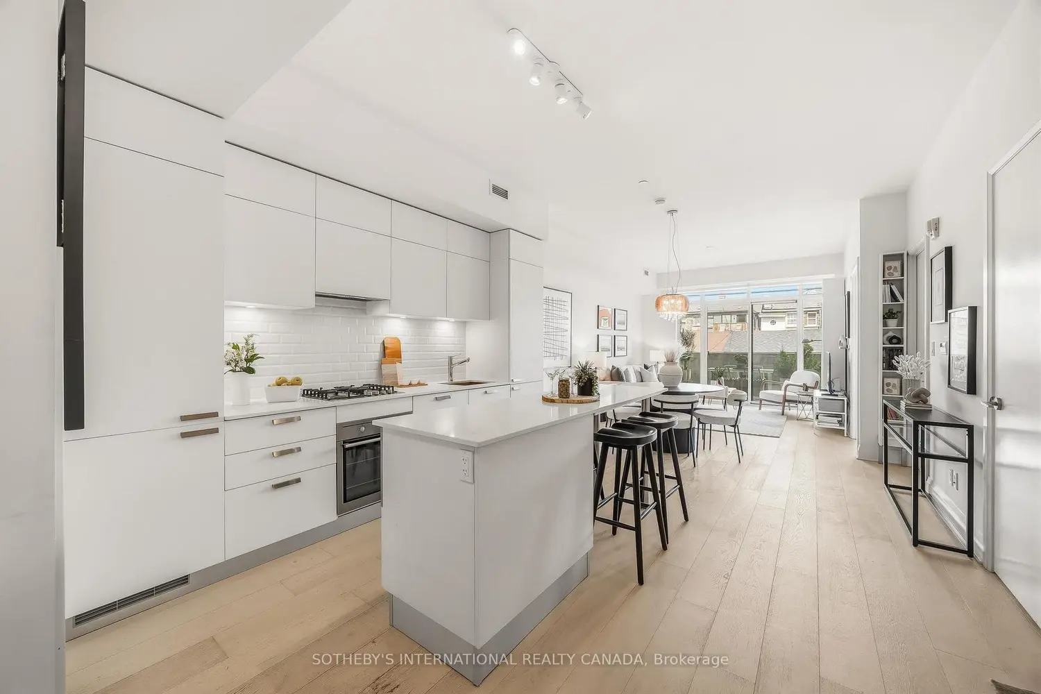 245 Perth Avenue 104 photo 4
