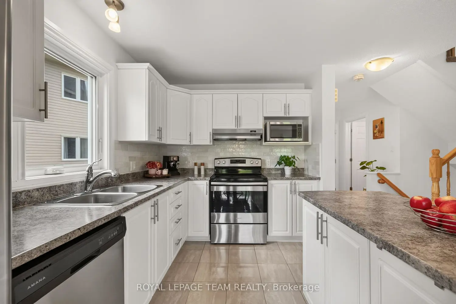 2269 Marble Crescent photo 3