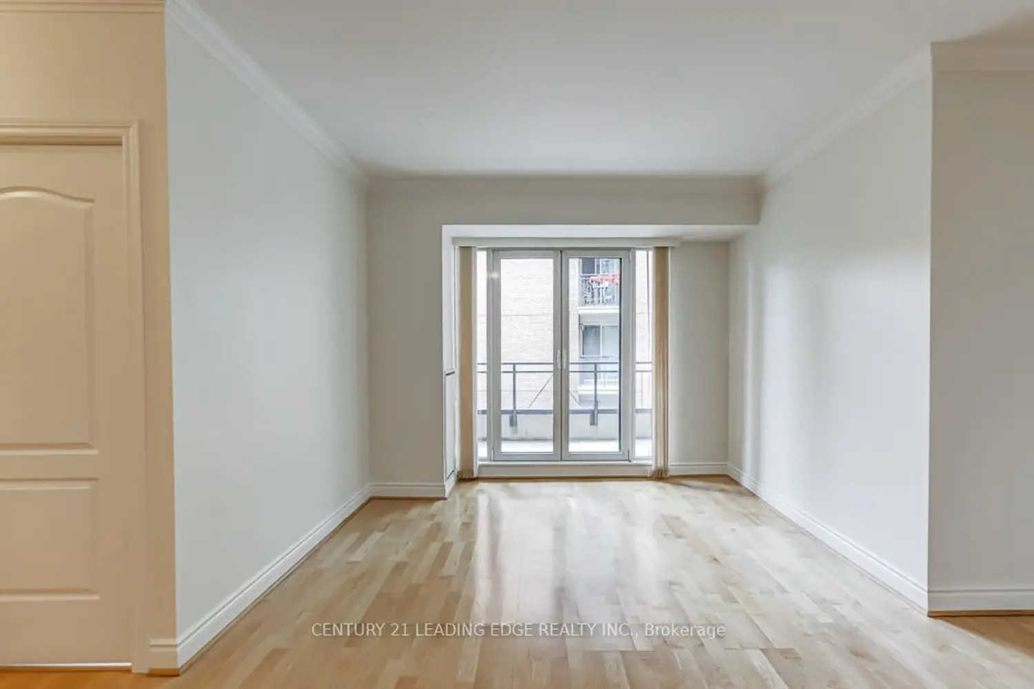 11 William Carson Crescent 308 photo 4