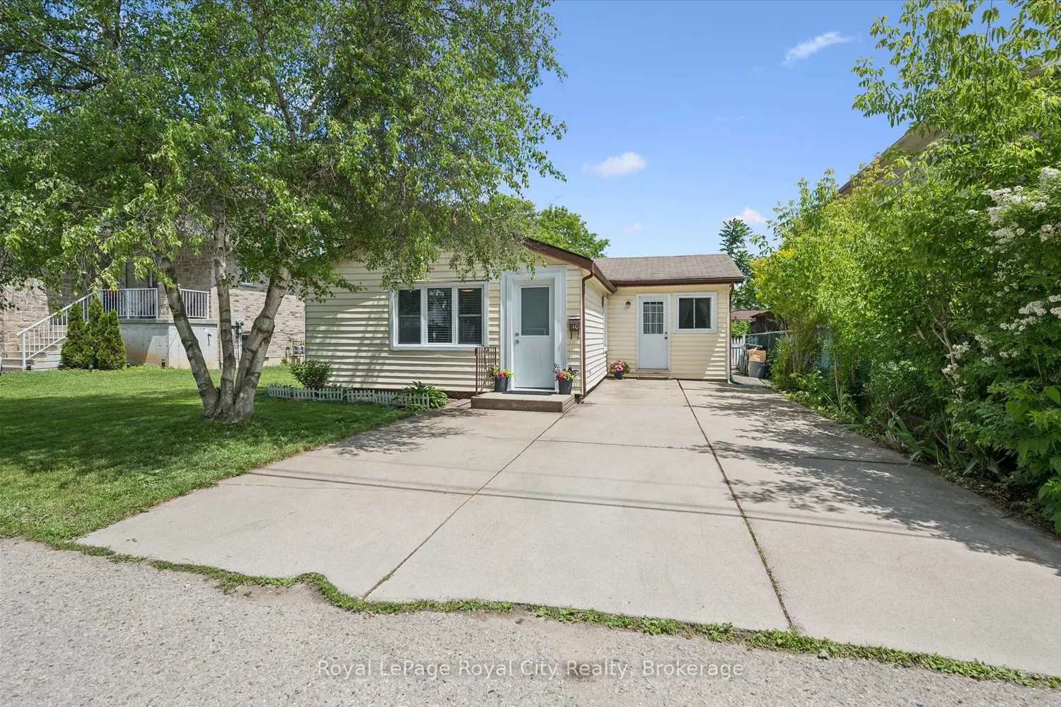 10 Macville Avenue photo 3