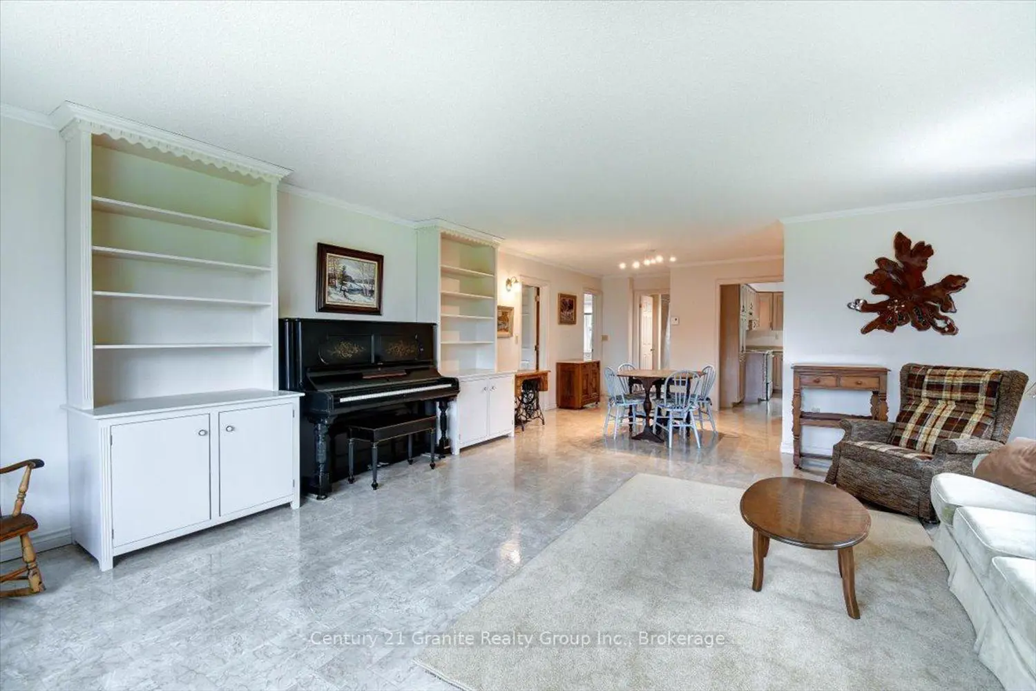 1351 Ojibway Road photo 2