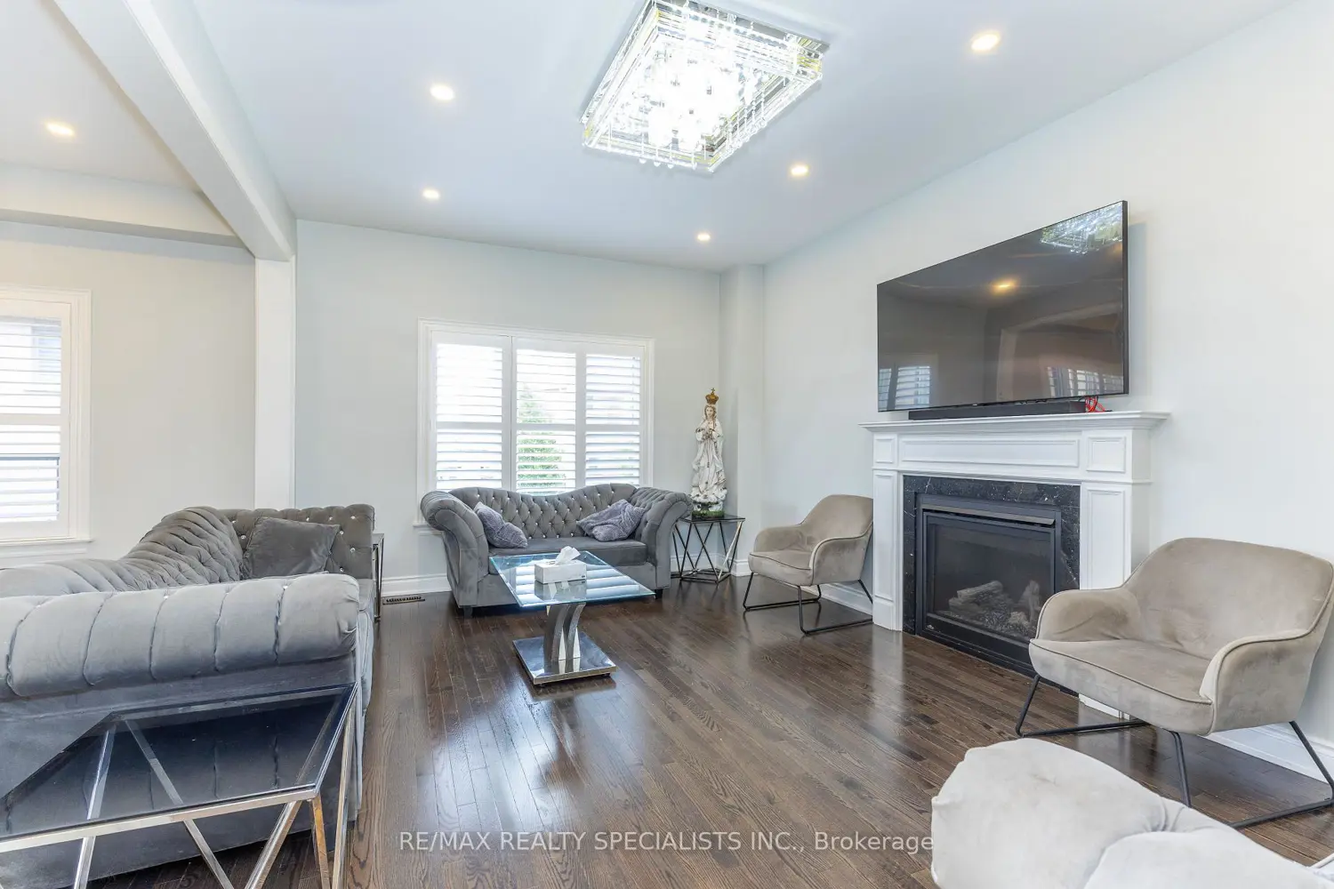 8 W Dykie Court photo 4