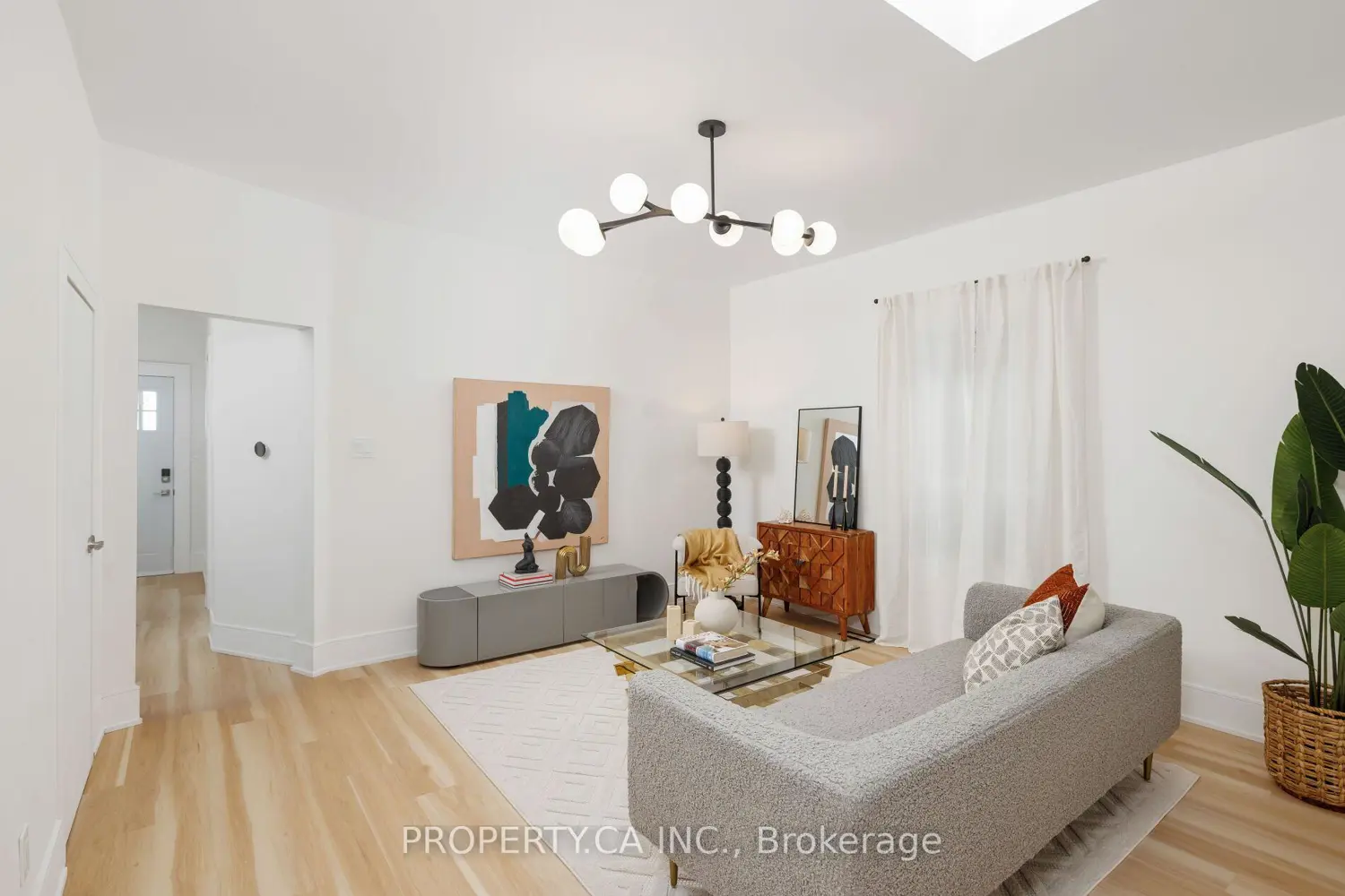 332 Woodfield Road photo 3
