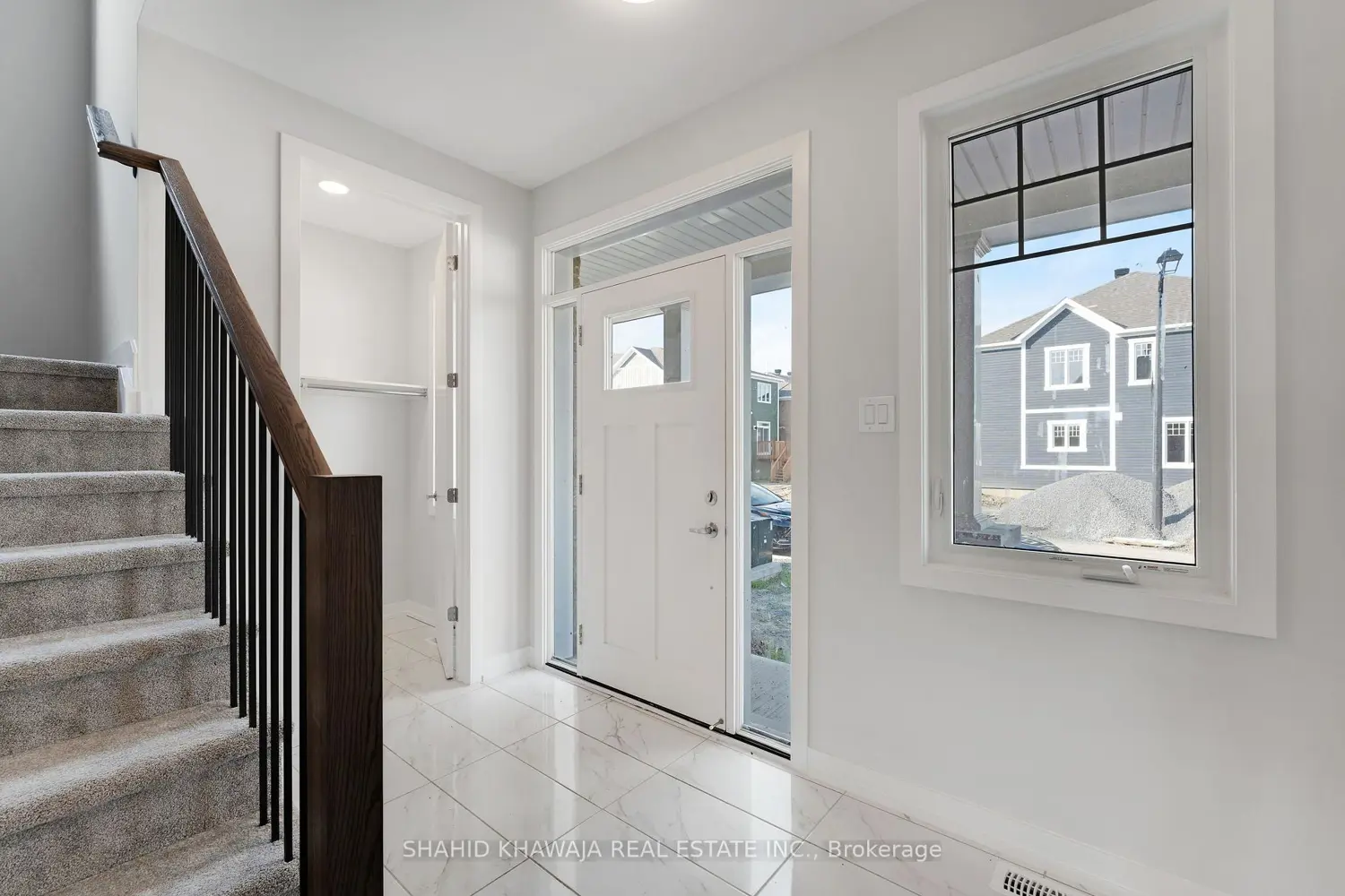 93 Hackamore Crescent photo 3