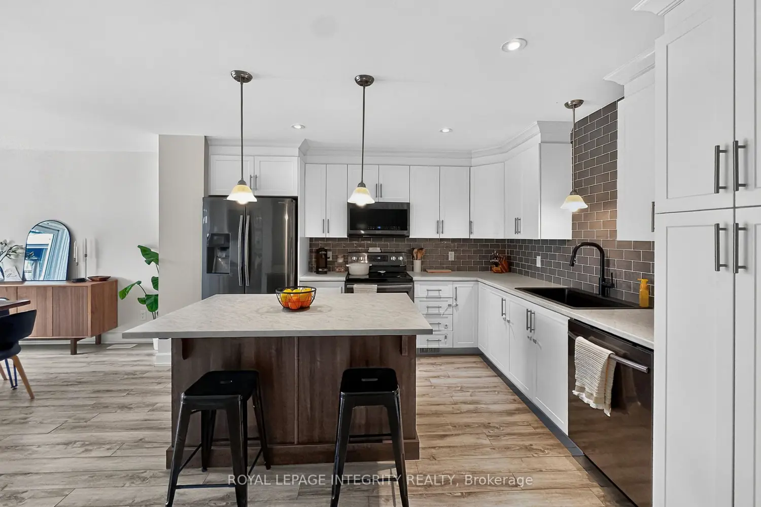 198 Bourdeau Boulevard photo 4