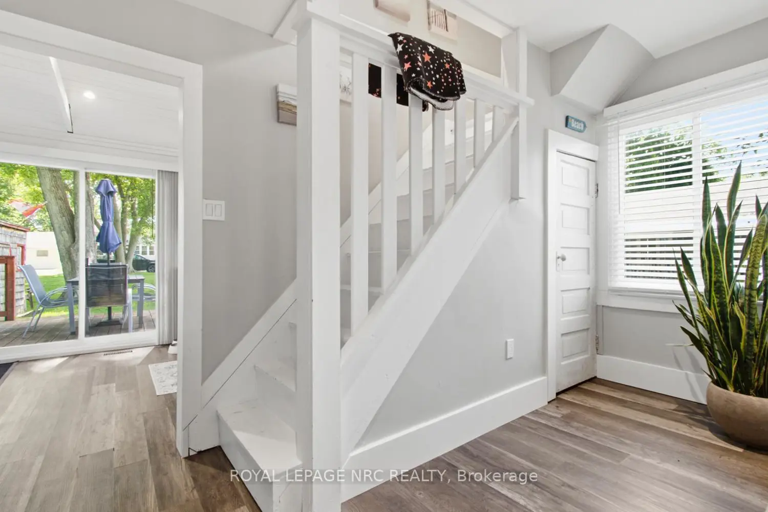 352 Cherrywood Avenue photo 5