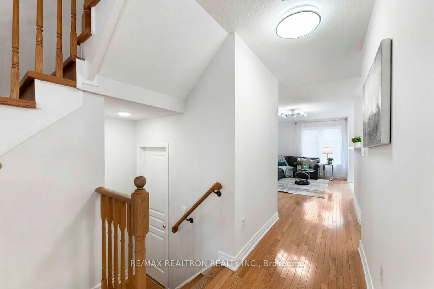 2334 Bur Oak Avenue photo 4