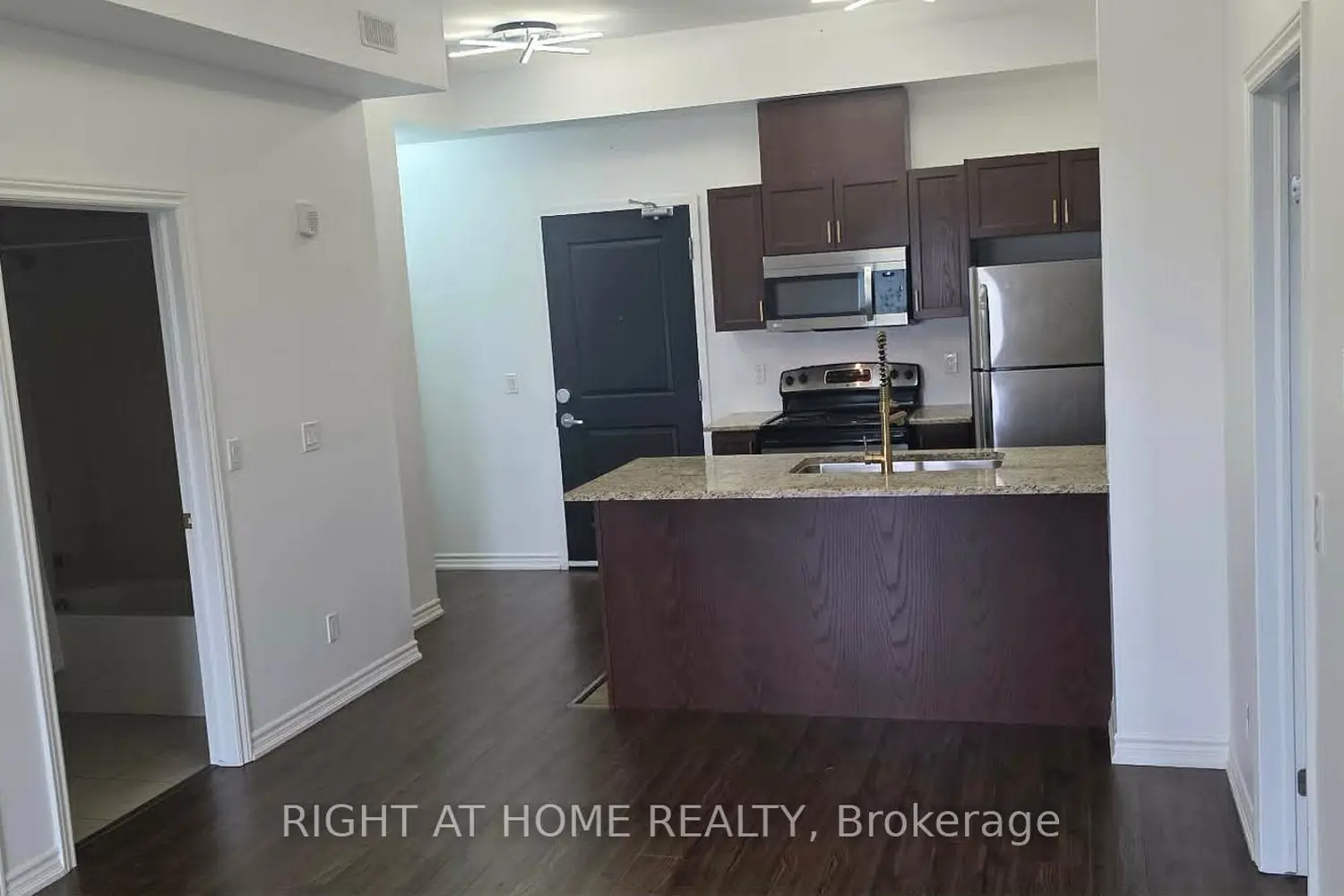 1360 Costigan Road 404 photo 3