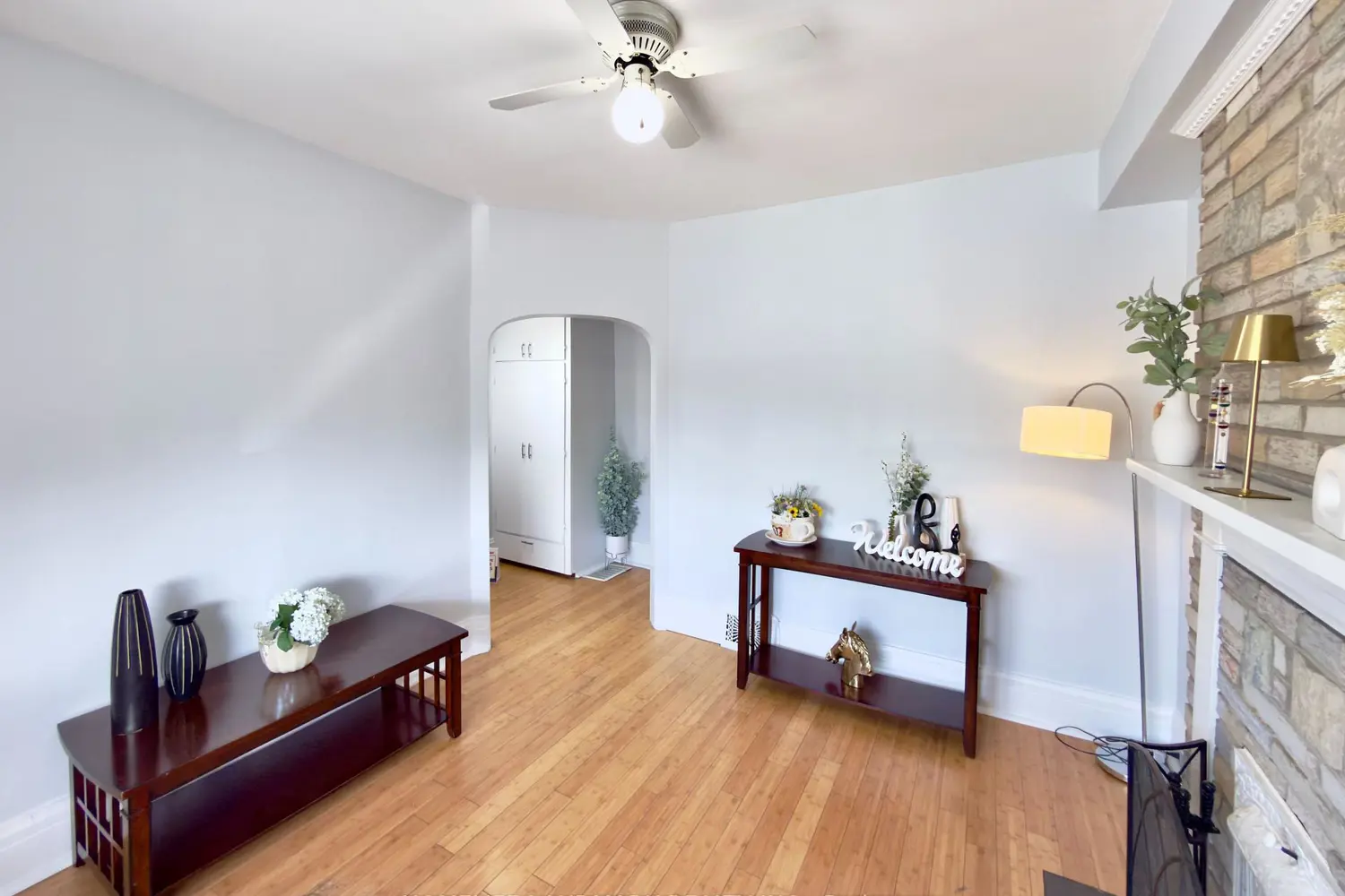 67 Banting Avenue photo 3