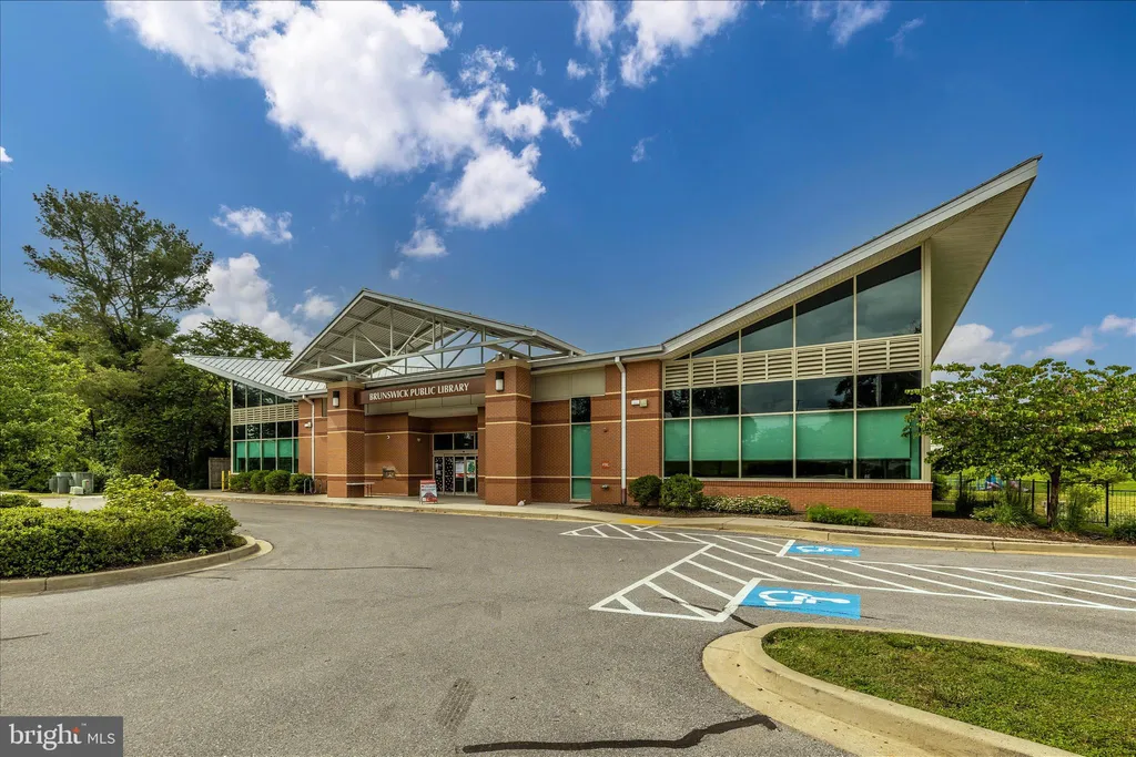 910 Enfield Farm Lane, Brunswick, MD 21716