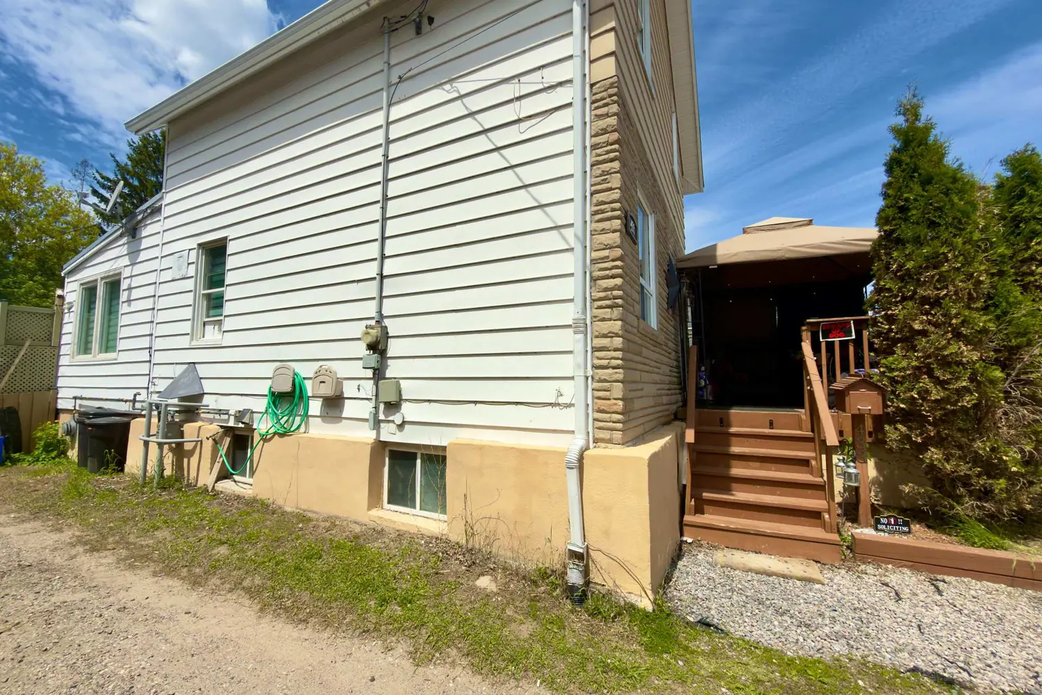 433 O'brien Street photo 3
