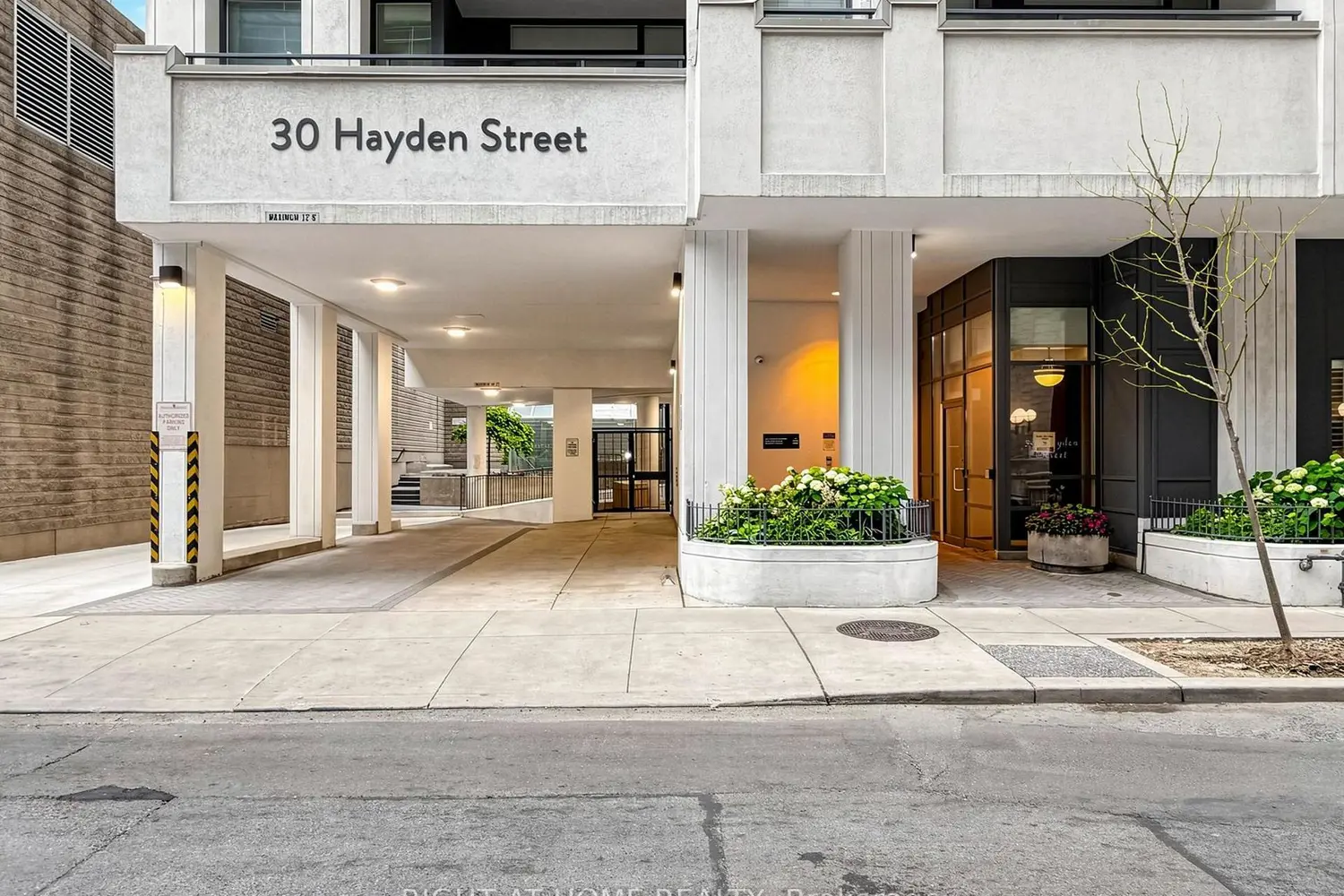 30 Hayden Street 404 photo 2