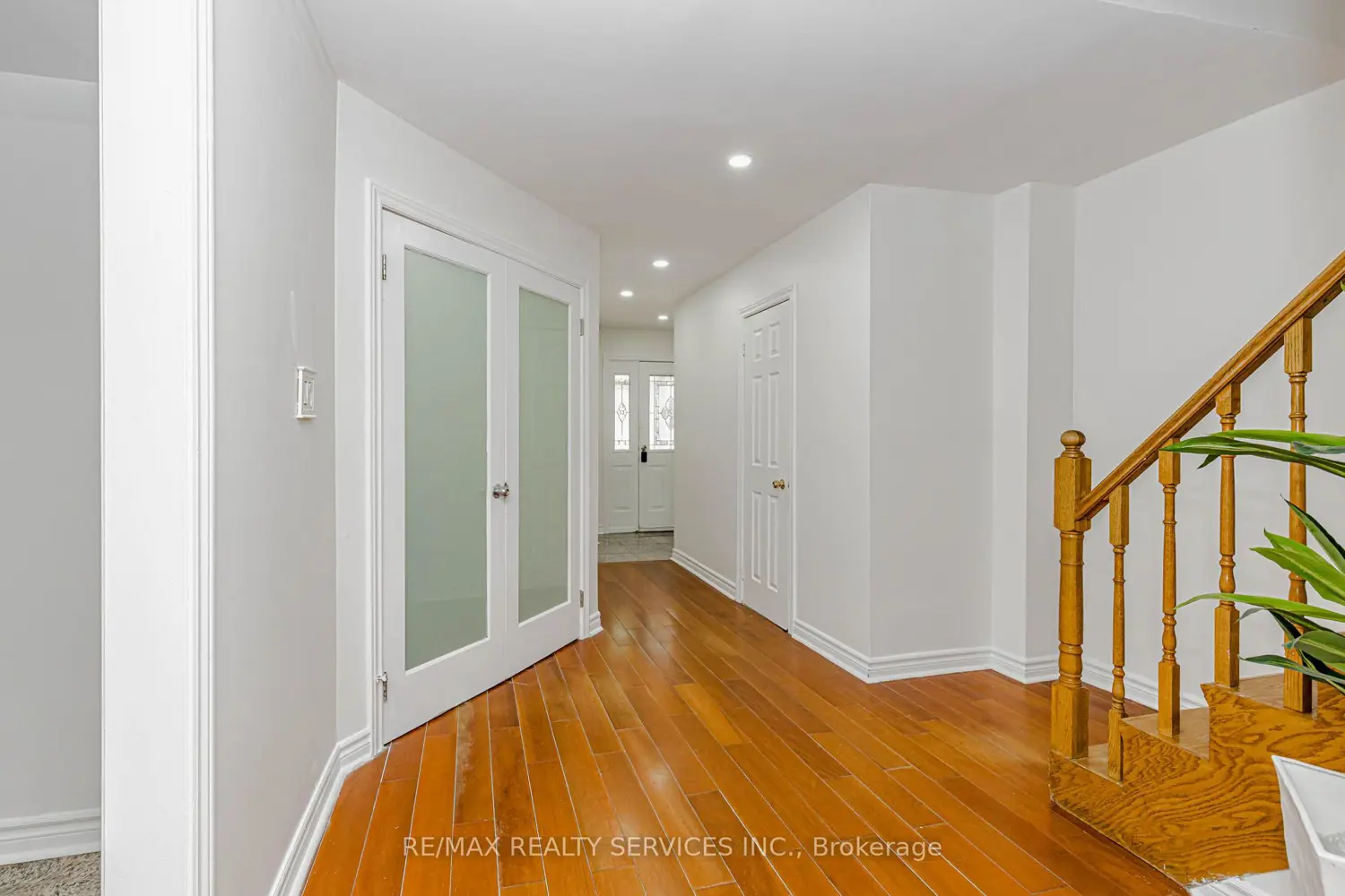 67 Morton Way photo 2
