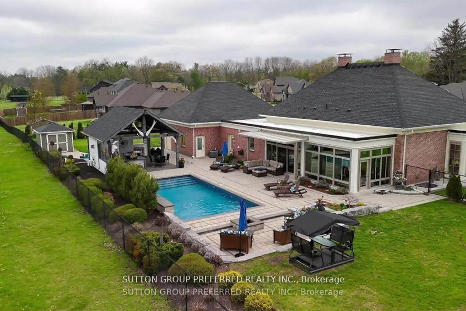 13 River Oaks Drive photo 2