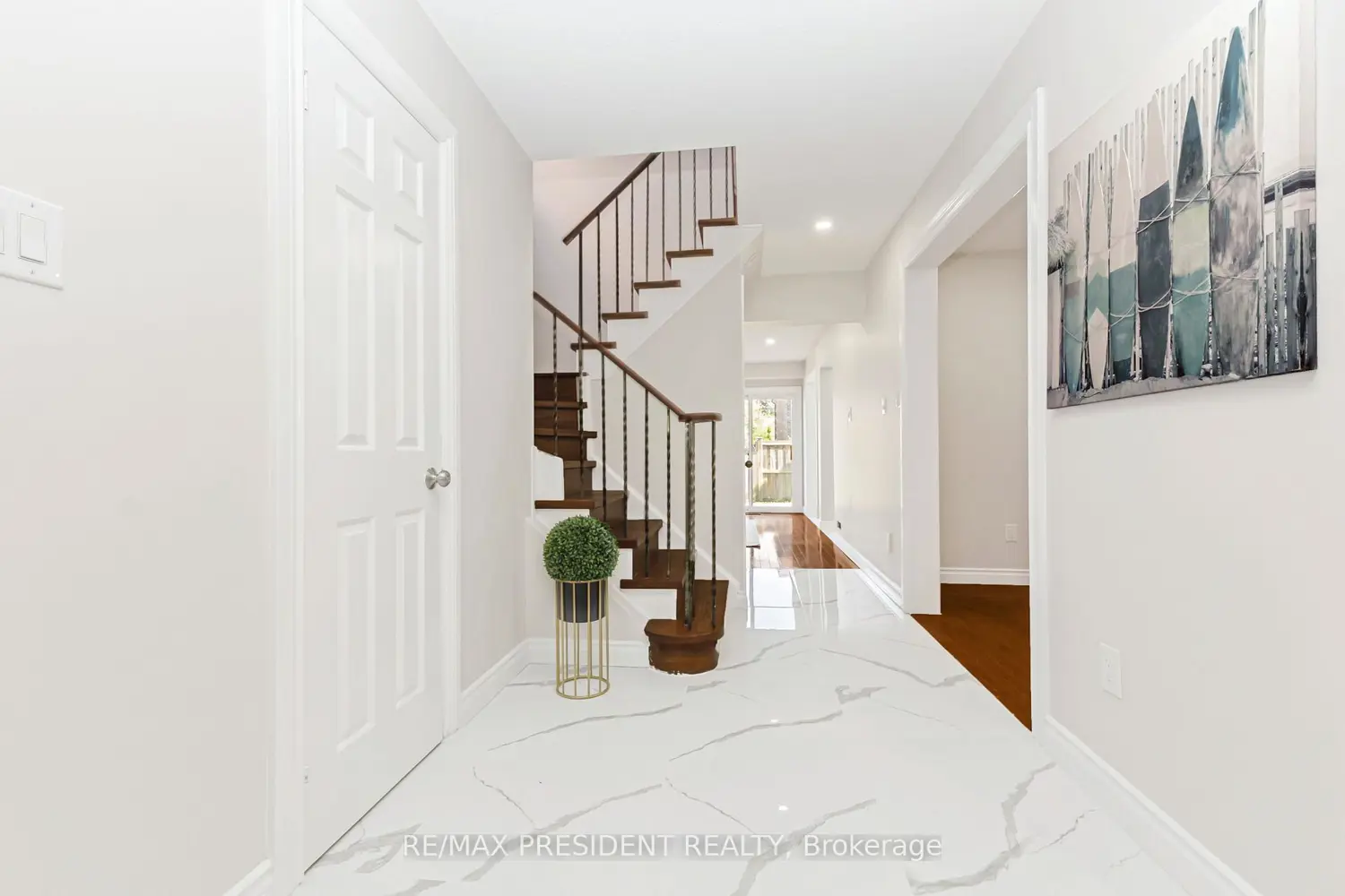 19 Copeland Road photo 3