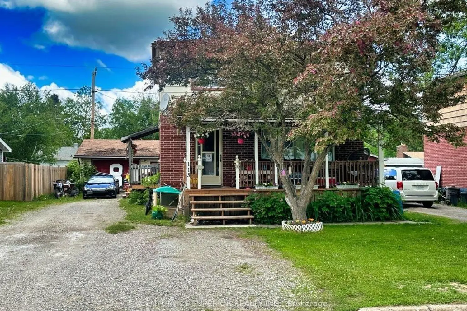 115 Stadler Ave photo 3