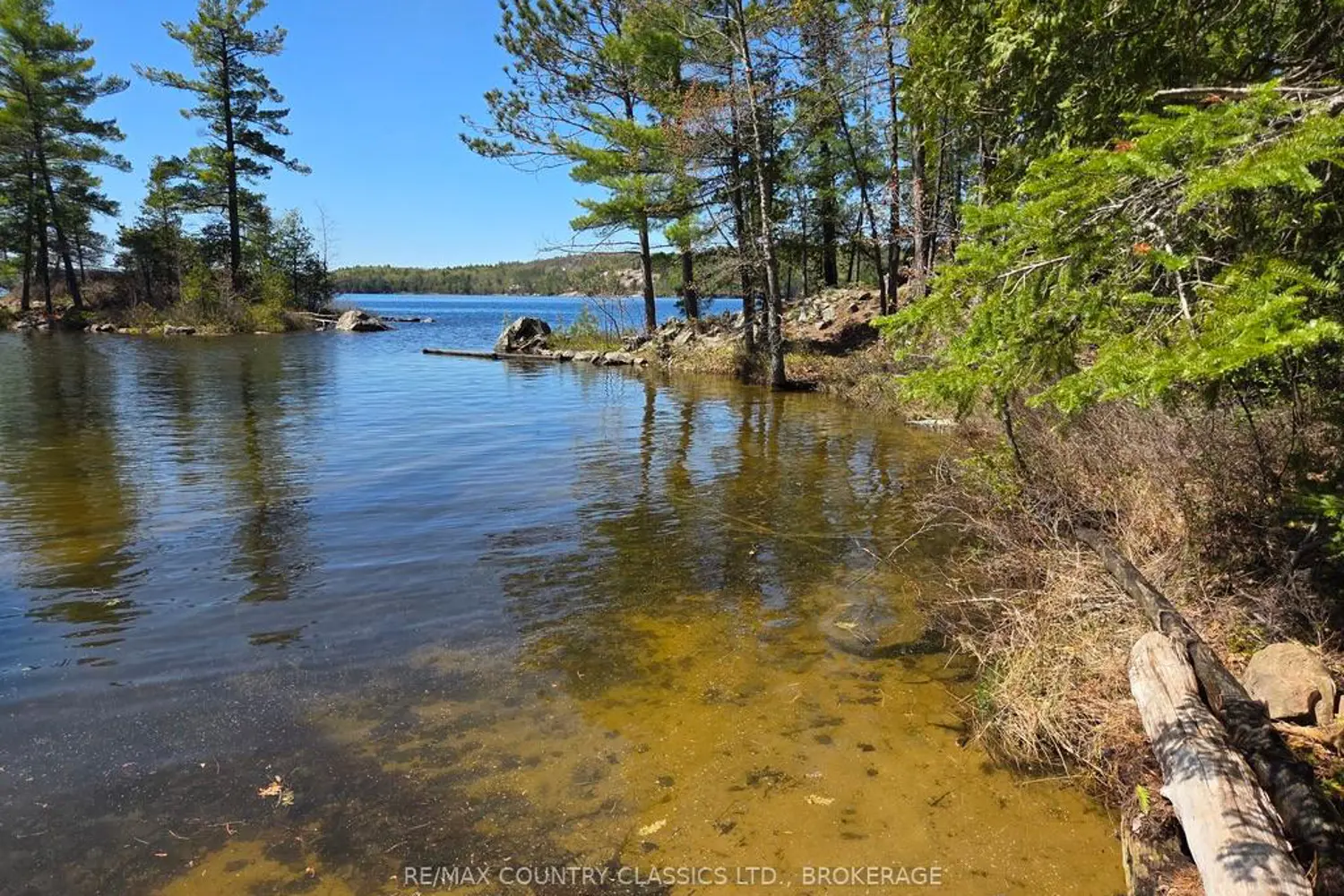 860 Mazinaw Lake photo 2