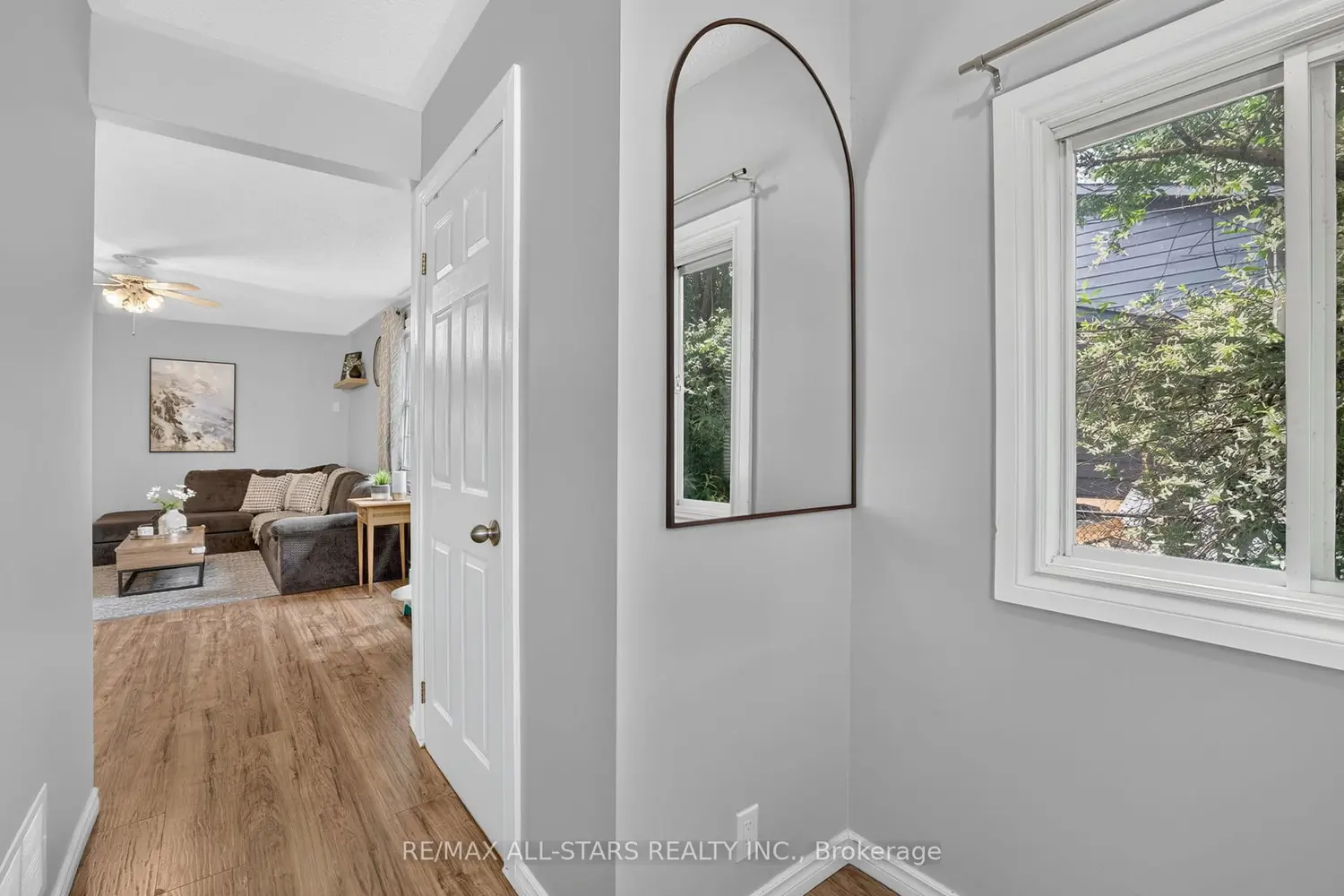 329 Lakeview Boulevard