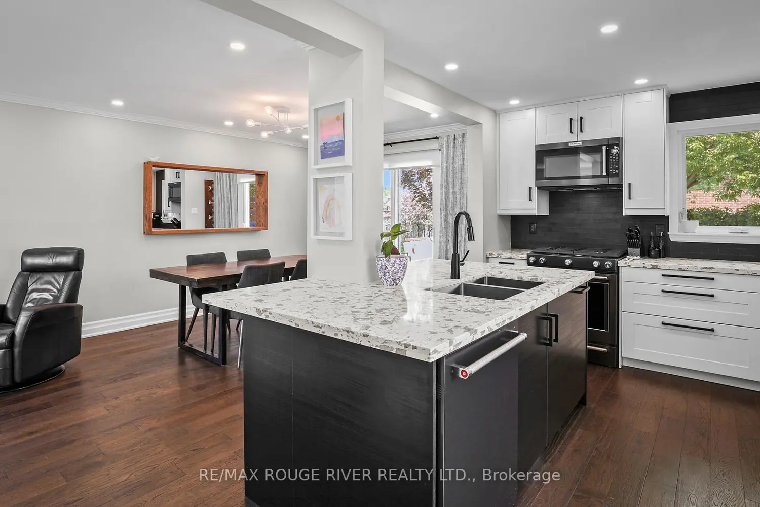688 Beckworth Square photo 3