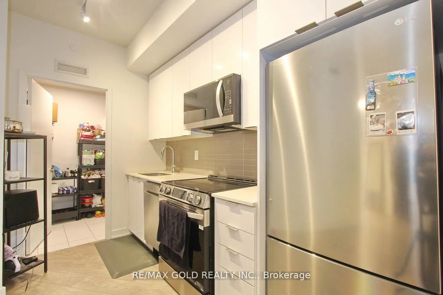 225 Malta Avenue 1401 photo 3