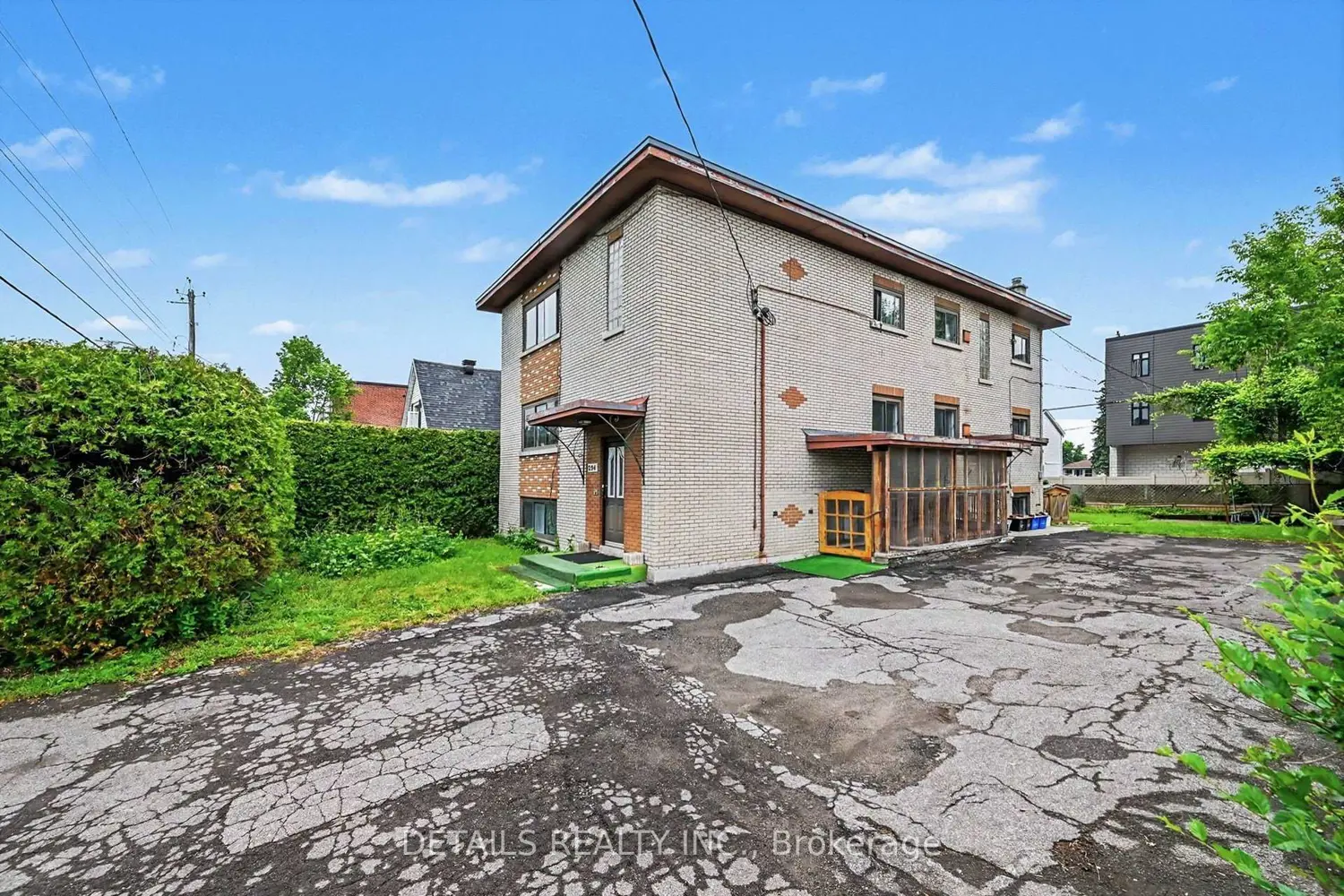 294 Donald Street photo 4