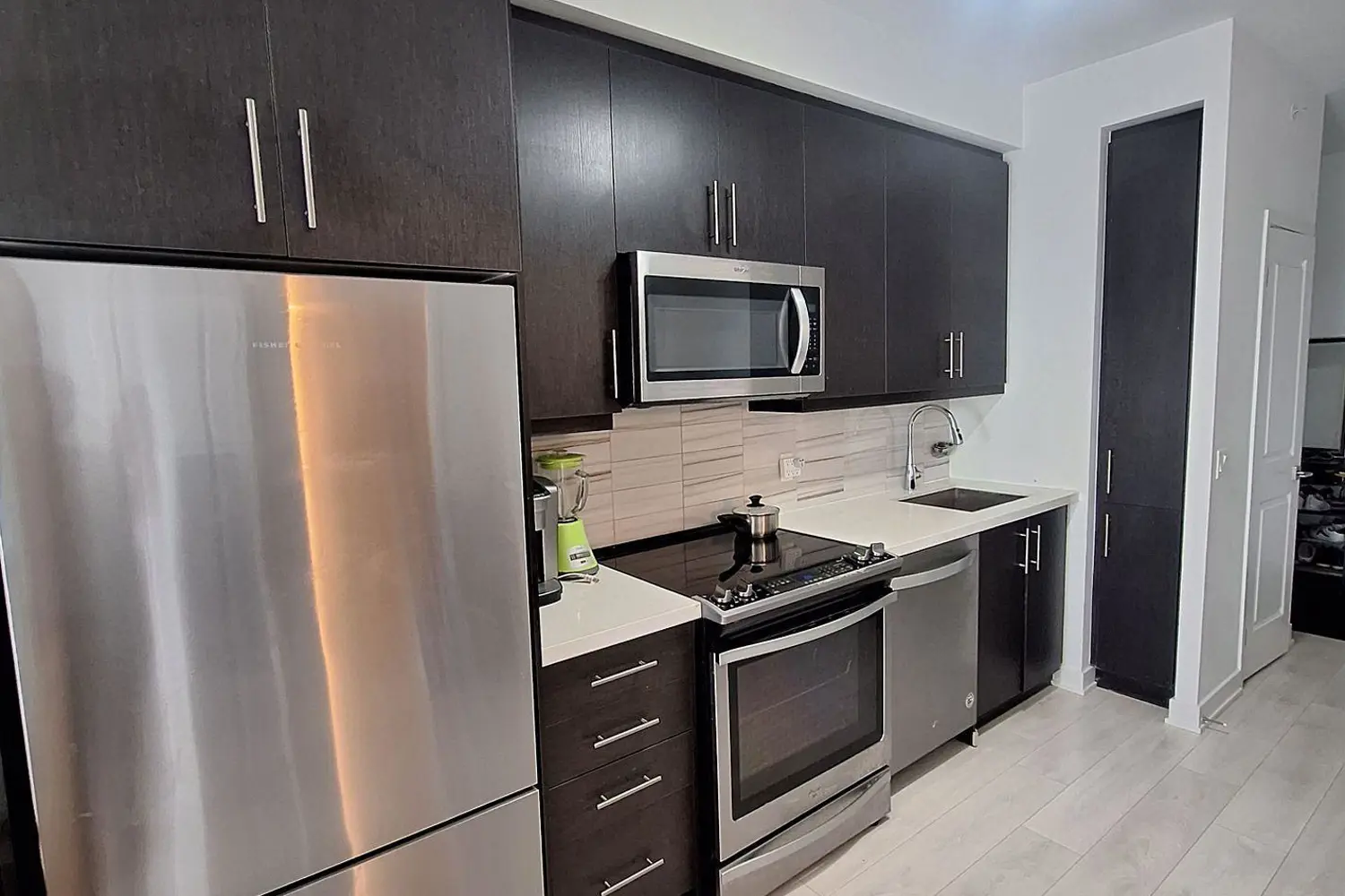 85 Oneida Crescent 1806 photo 4