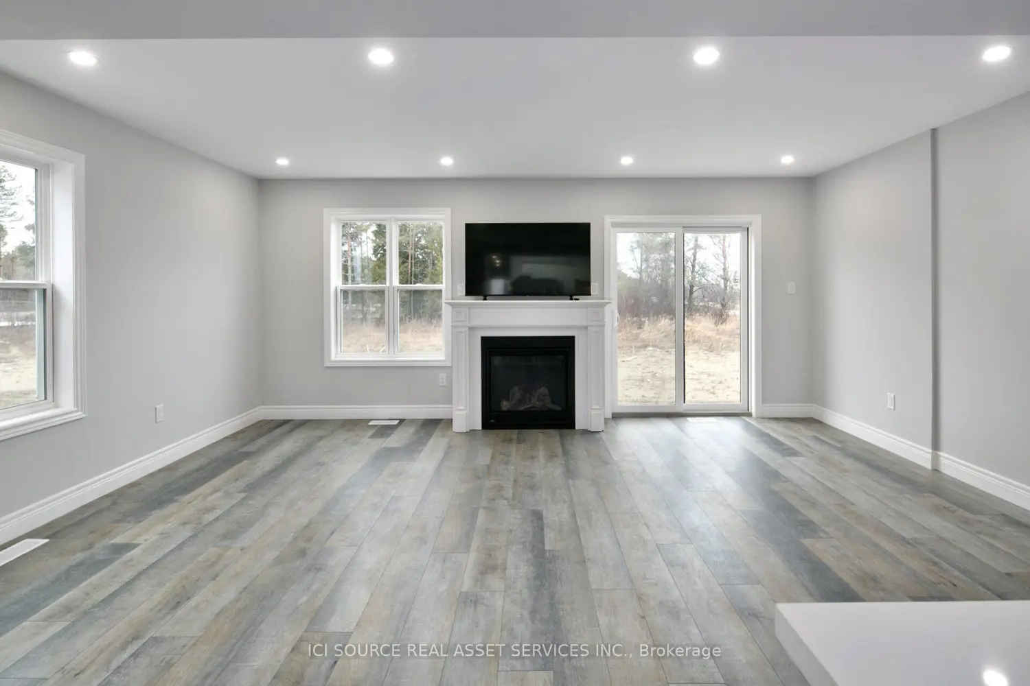 680 Wild Rose Drive photo 4